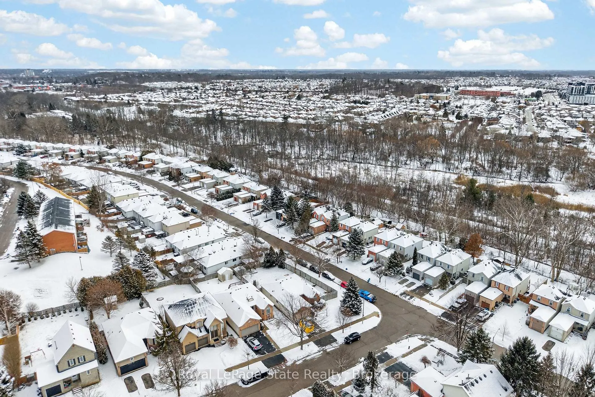 Photo 47 of 2 Evergreen Court, Brantford — HOMEH