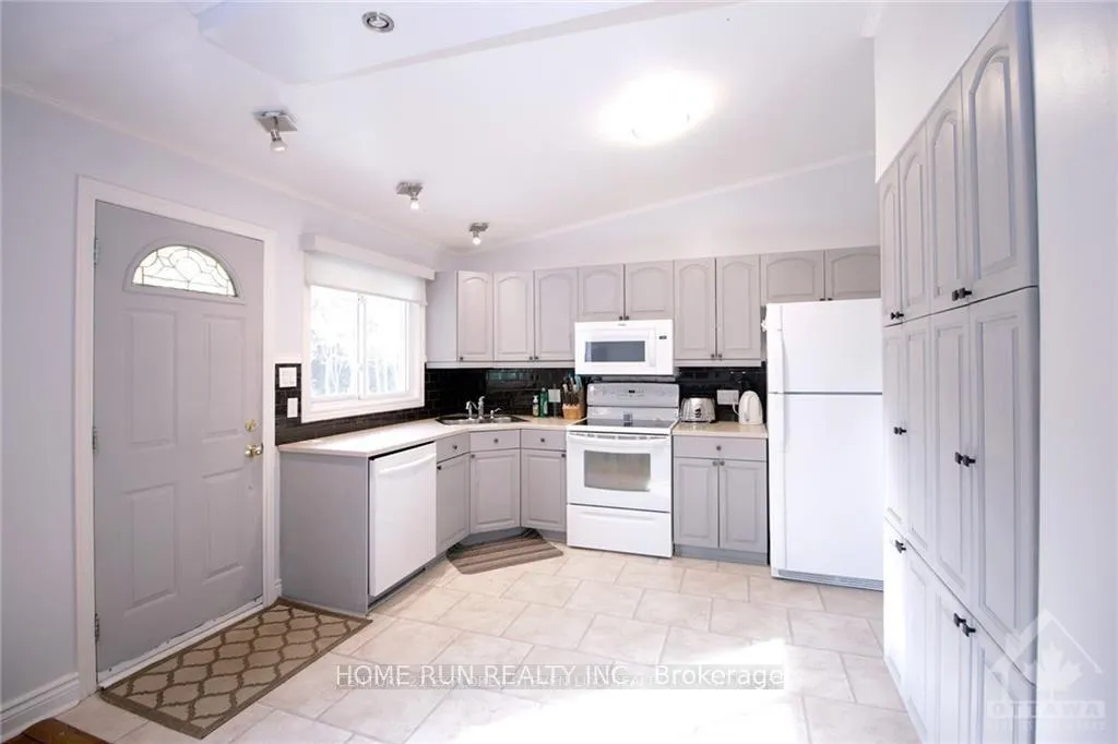 Photo 6 of 74 Seabrooke Drive, Ottawa, Kanata - Glencairn/Hazeldean — HOMEH