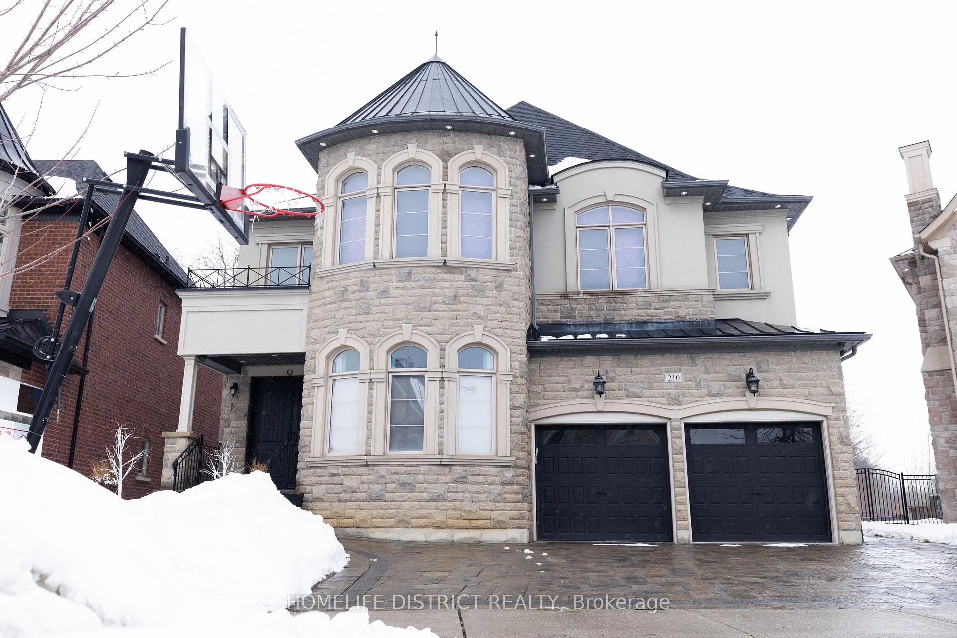 Front of 210 Cannes Avenue