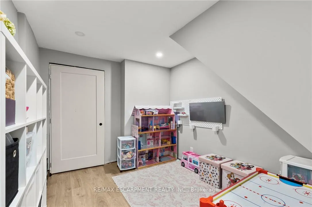 Photo 35 of 136 Hatt Court, Milton, Ford — HOMEH