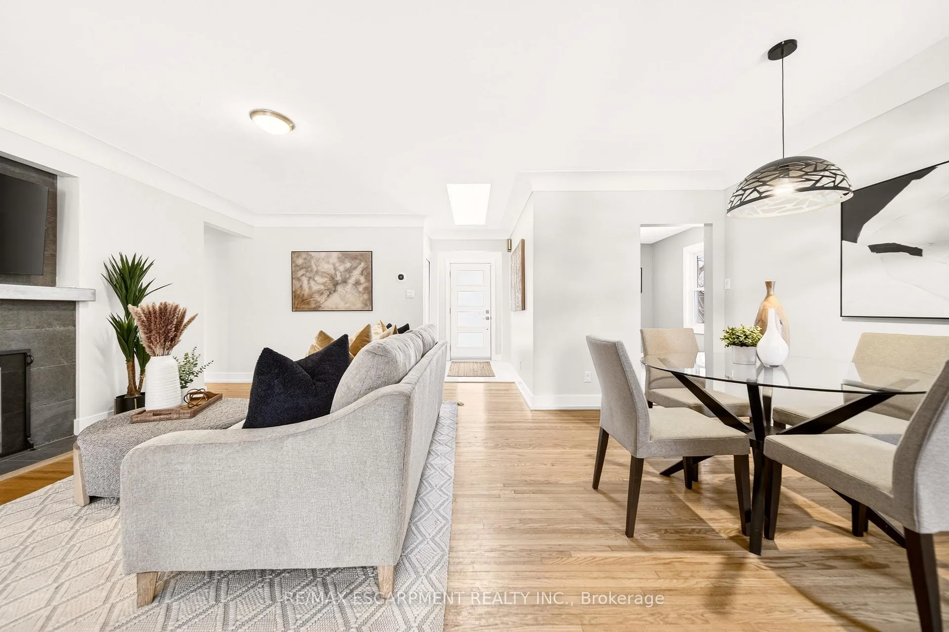 Photo 14 of 21 Victoria Street, Hamilton, Waterdown — HOMEH