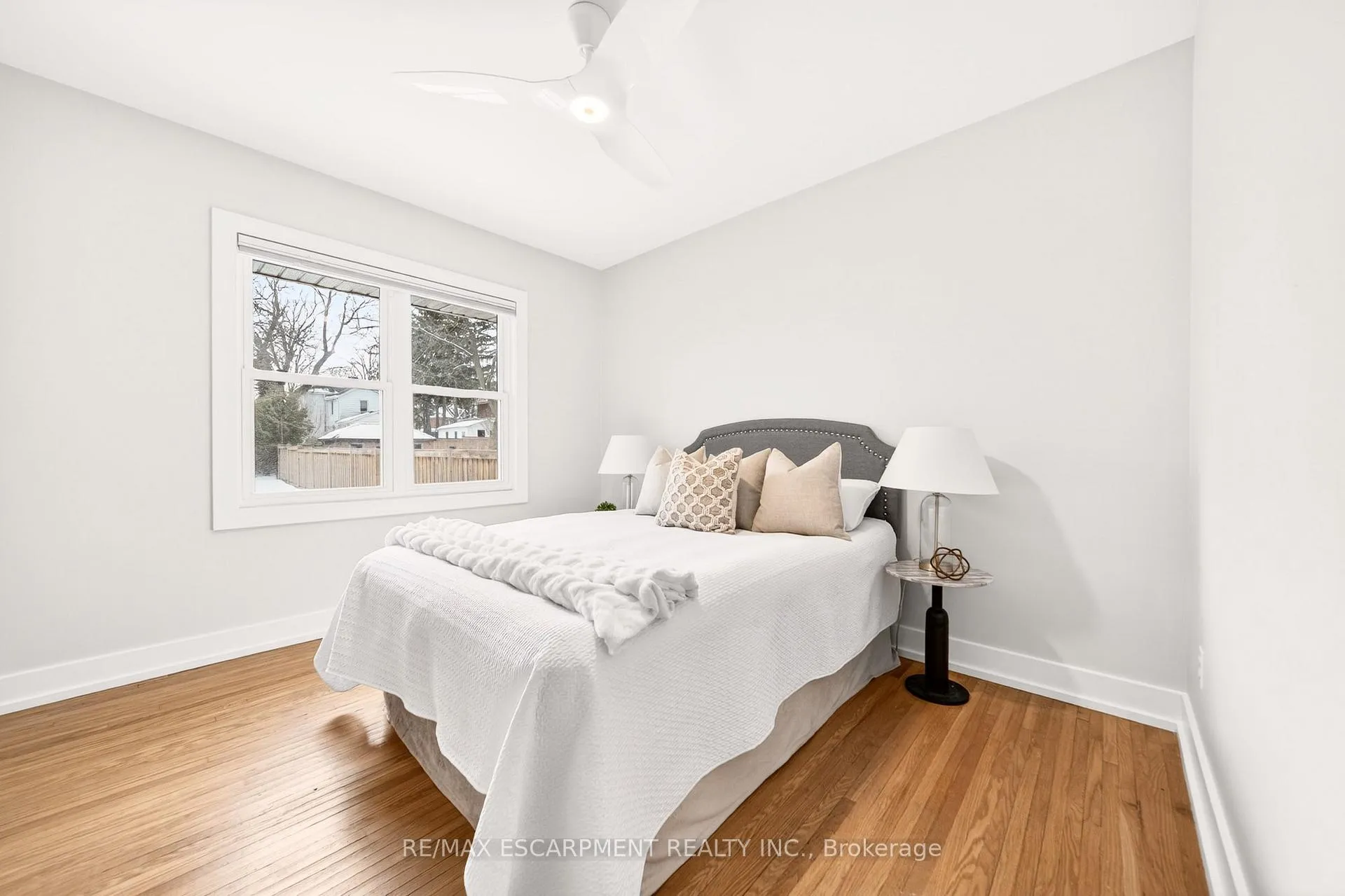 Photo 26 of 21 Victoria Street, Hamilton, Waterdown — HOMEH