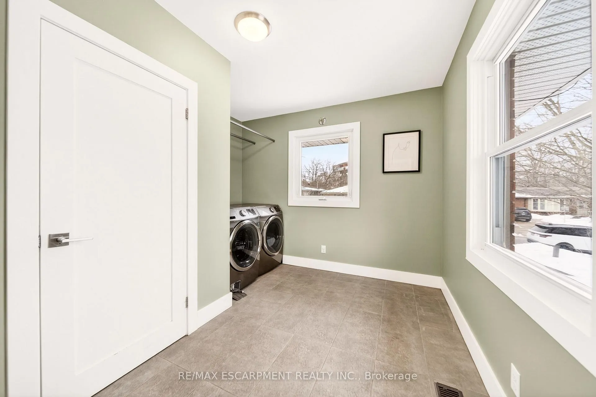 Photo 36 of 21 Victoria Street, Hamilton, Waterdown — HOMEH