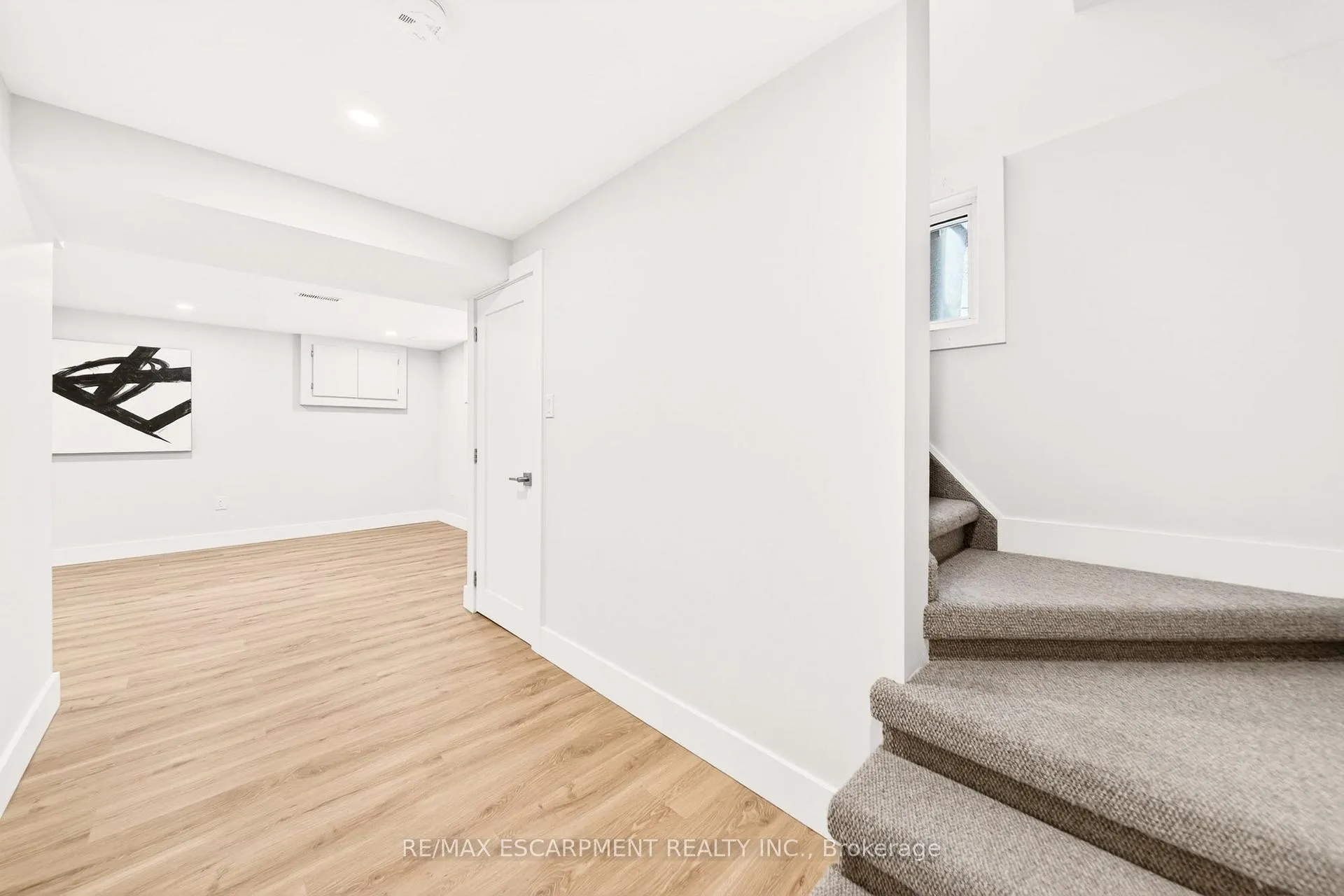 Photo 39 of 21 Victoria Street, Hamilton, Waterdown — HOMEH