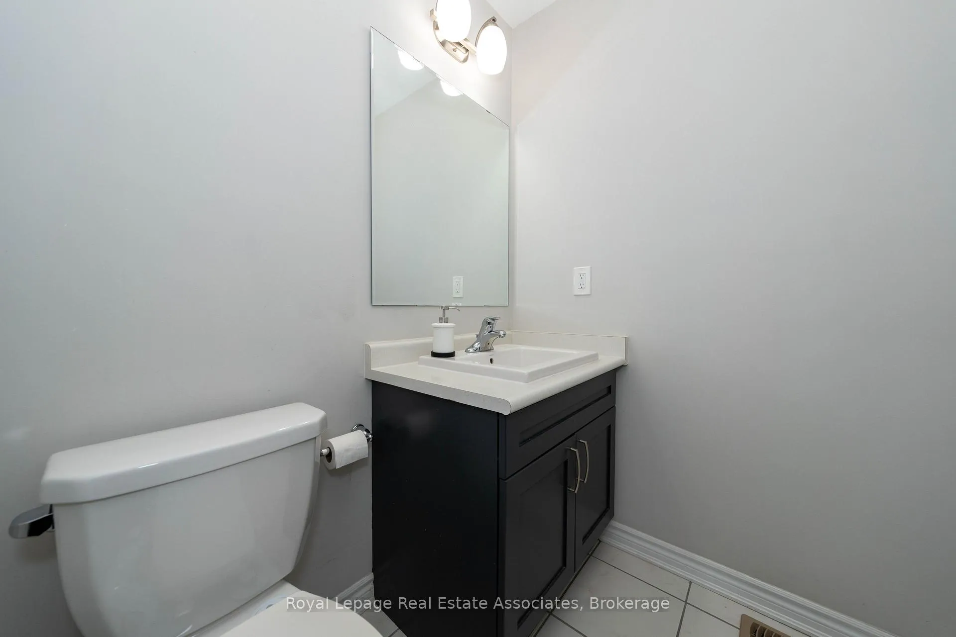 Photo 14 of 111 Gore Court, Milton, Ford — HOMEH