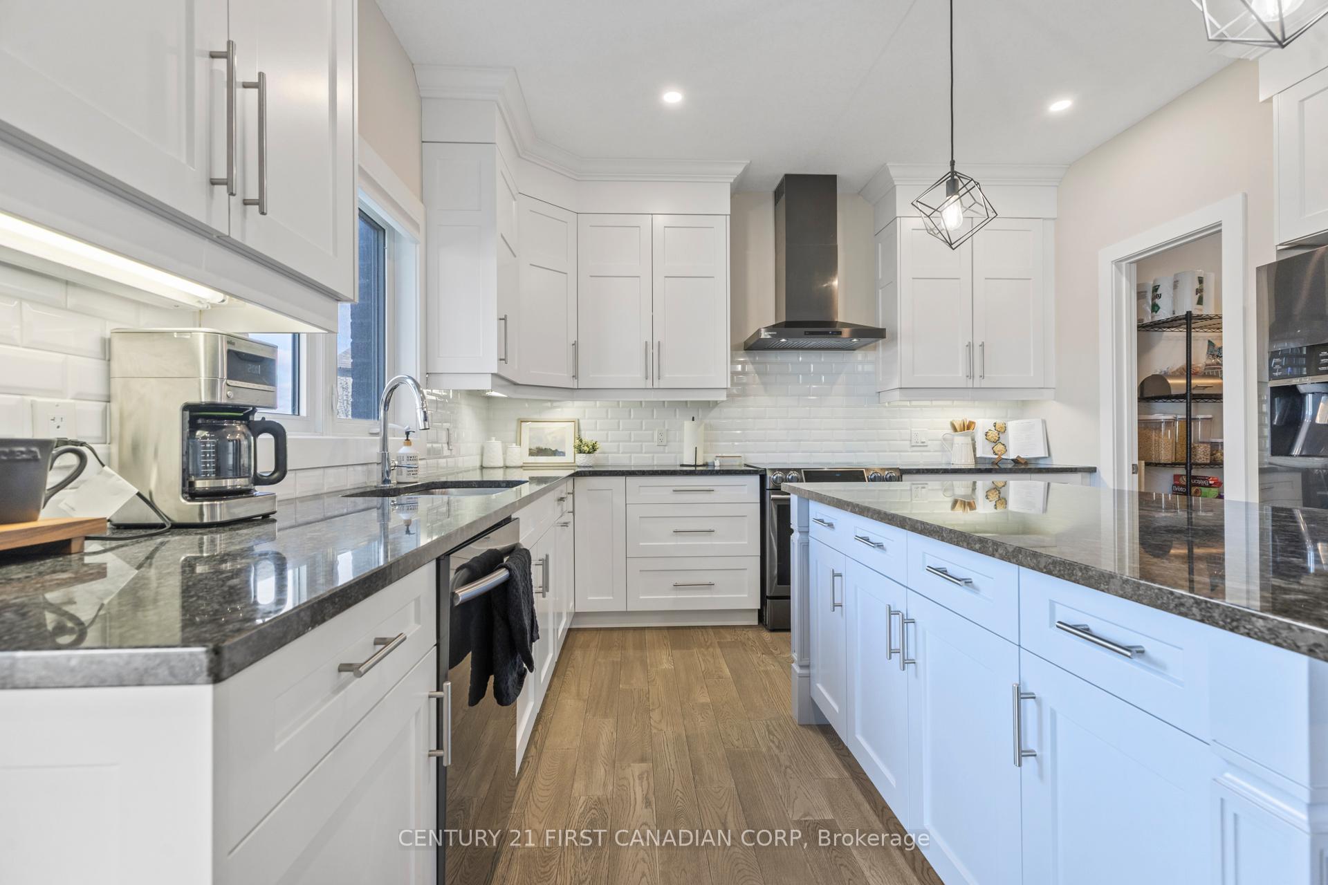 Photo 13 of 134 Spencer Avenue, Lucan Biddulph, Lucan — HOMEH