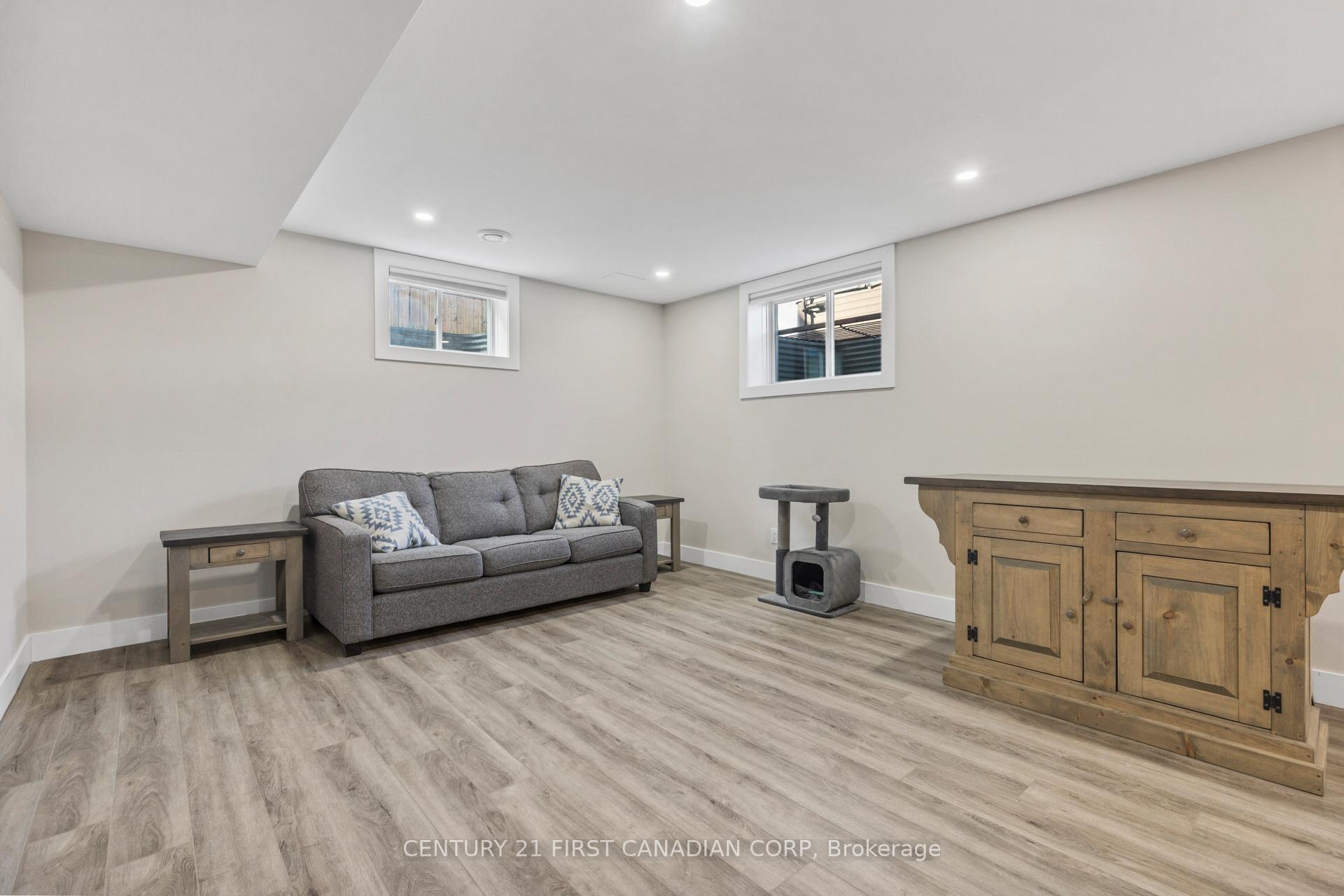 Photo 30 of 134 Spencer Avenue, Lucan Biddulph, Lucan — HOMEH