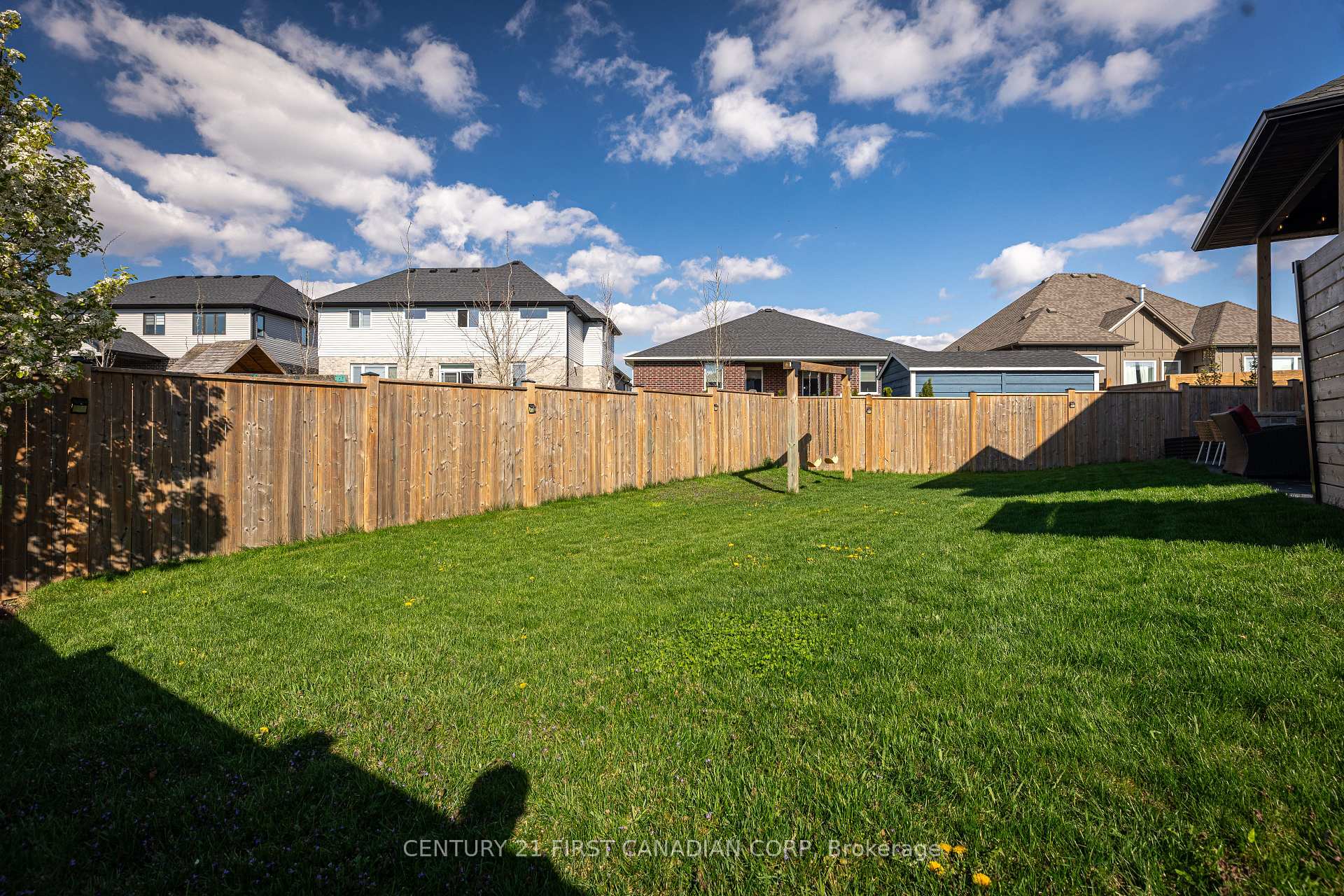 Photo 36 of 134 Spencer Avenue, Lucan Biddulph, Lucan — HOMEH