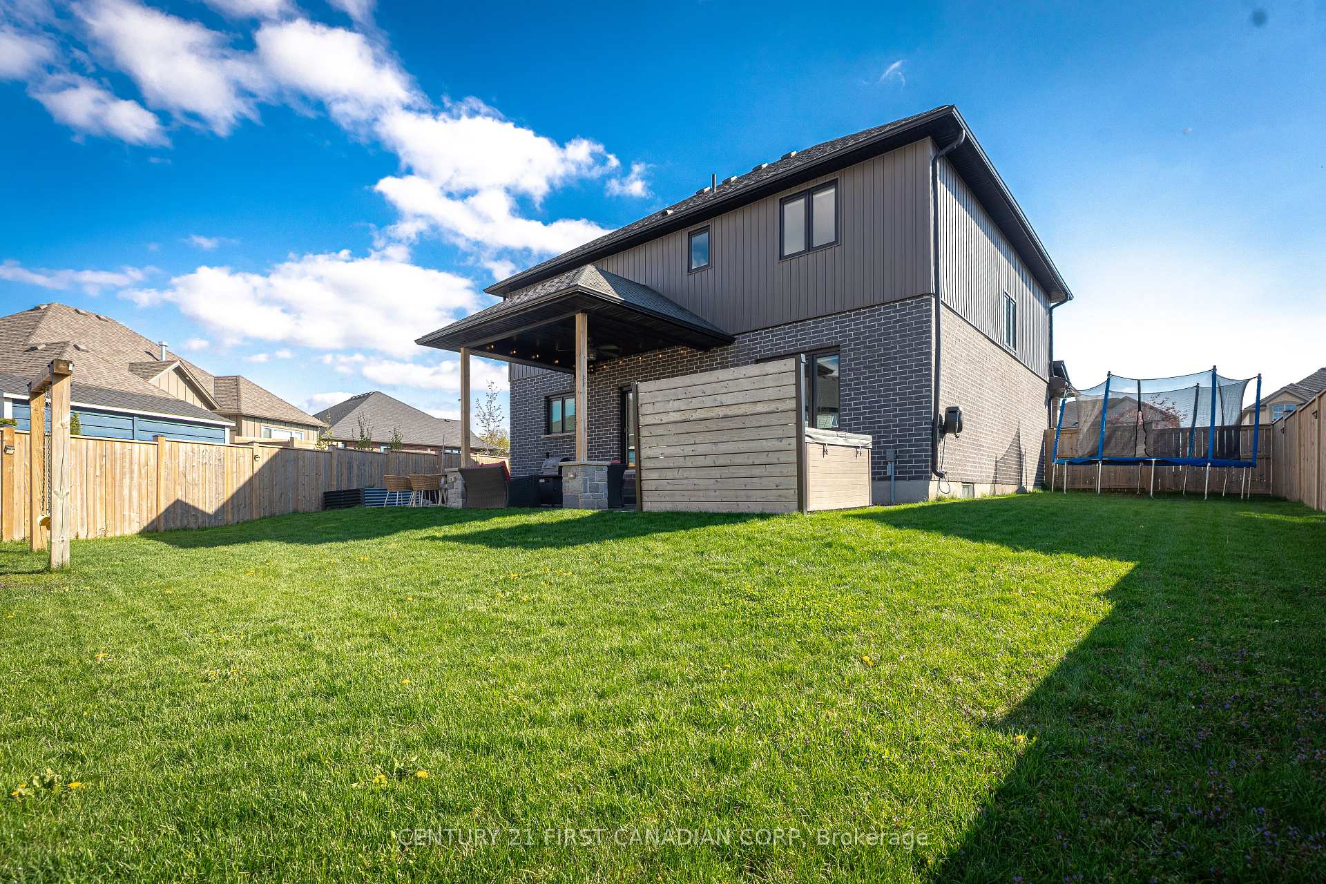 Photo 38 of 134 Spencer Avenue, Lucan Biddulph, Lucan — HOMEH