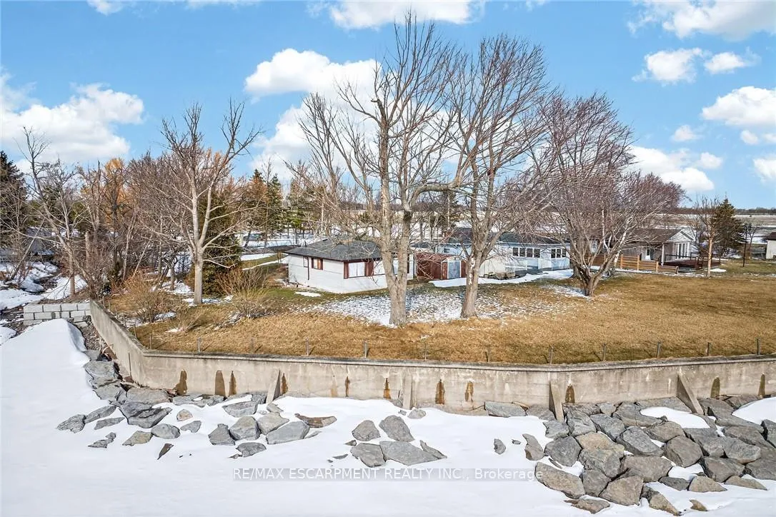 Photo 2 of 3076 Lakeshore Road, Haldimand, Dunnville — HOMEH