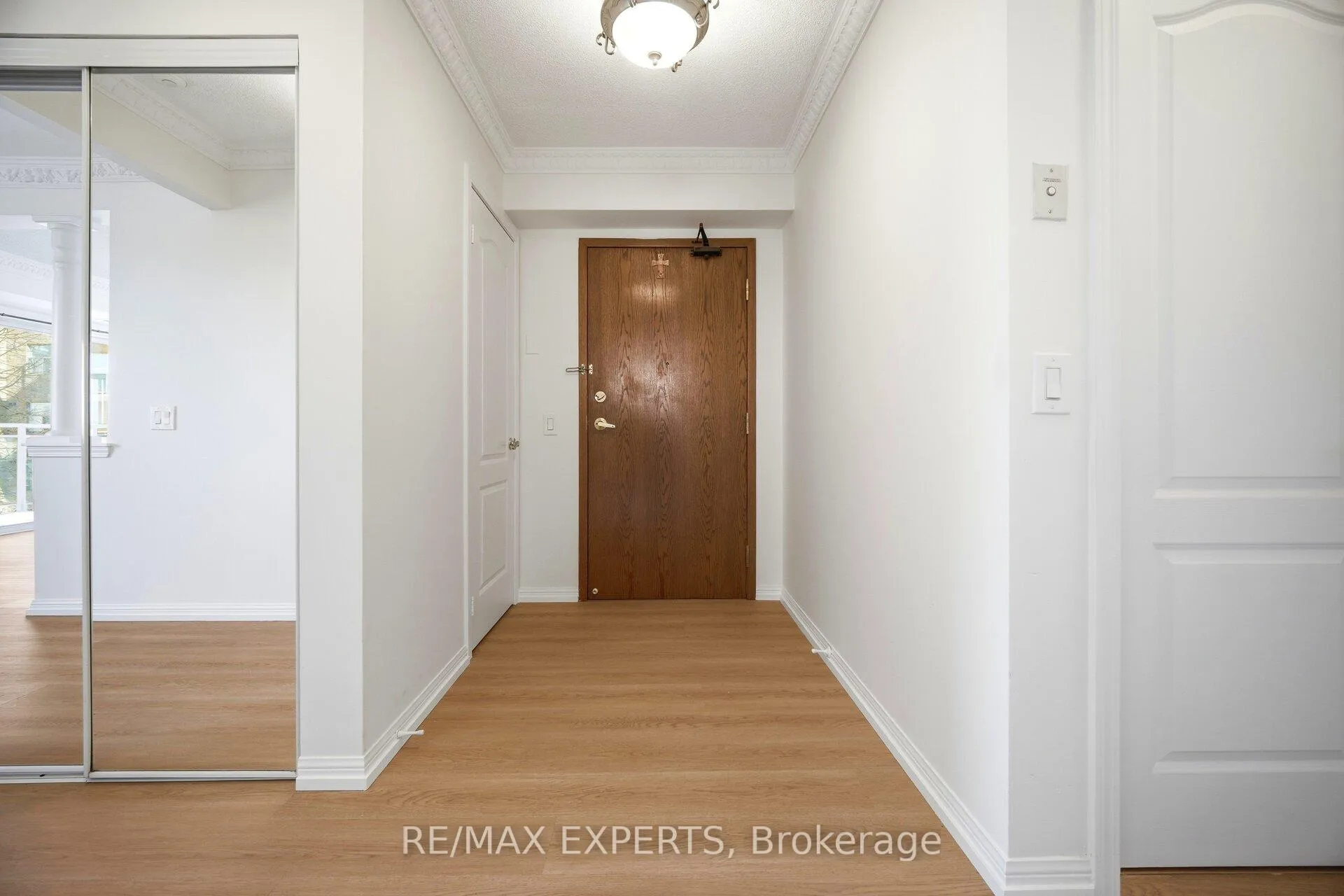 Photo 9 of Unit 313, 2504 Rutherford Road, Vaughan, Maple — HOMEH
