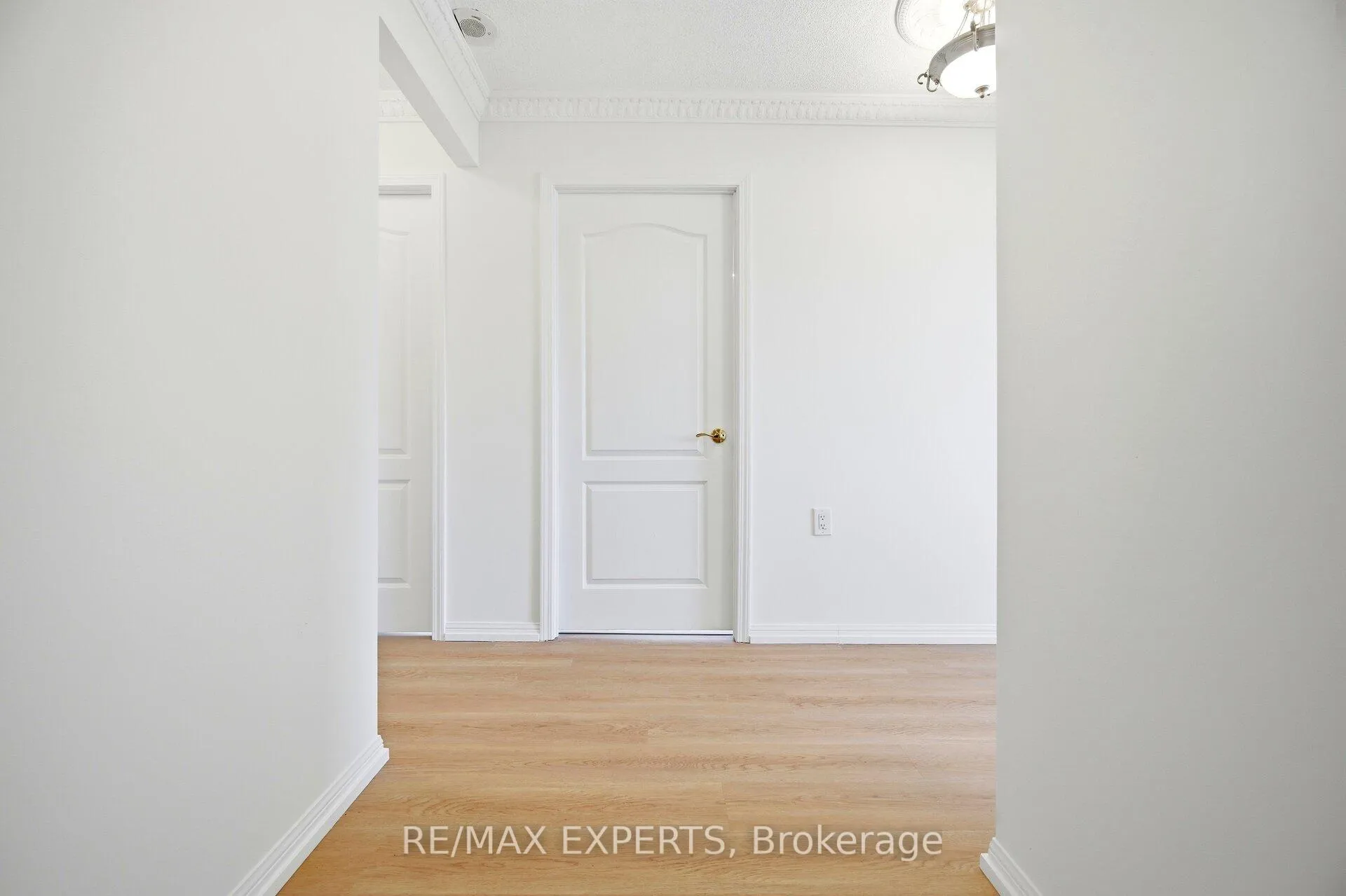 Photo 10 of Unit 313, 2504 Rutherford Road, Vaughan, Maple — HOMEH