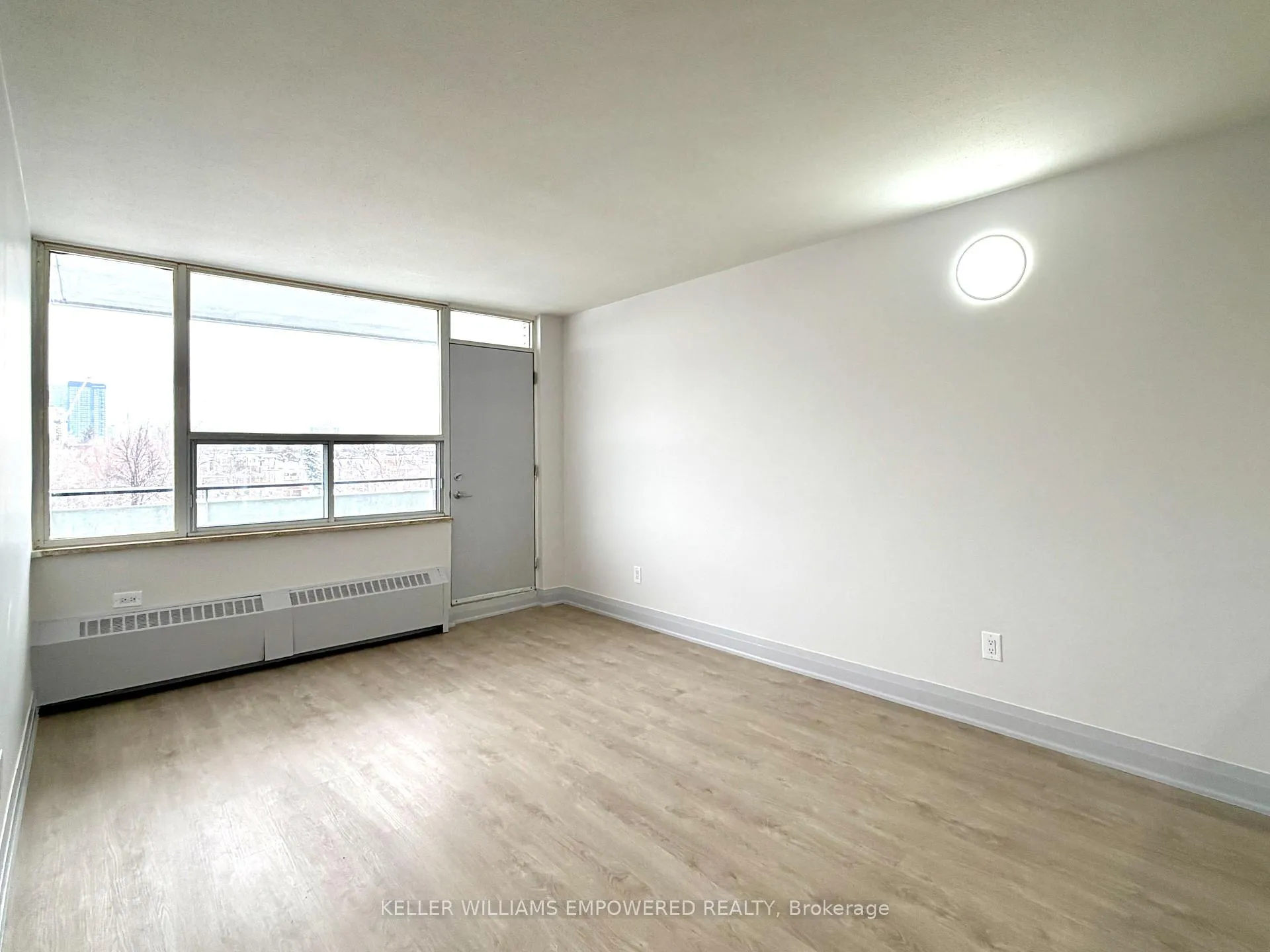 Photo 6 of Unit 710, 225 Davisville Avenue, Toronto, Mount Pleasant West — HOMEH