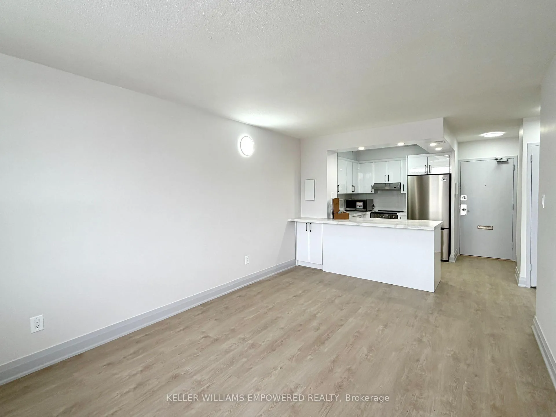 Photo 8 of Unit 710, 225 Davisville Avenue, Toronto, Mount Pleasant West — HOMEH