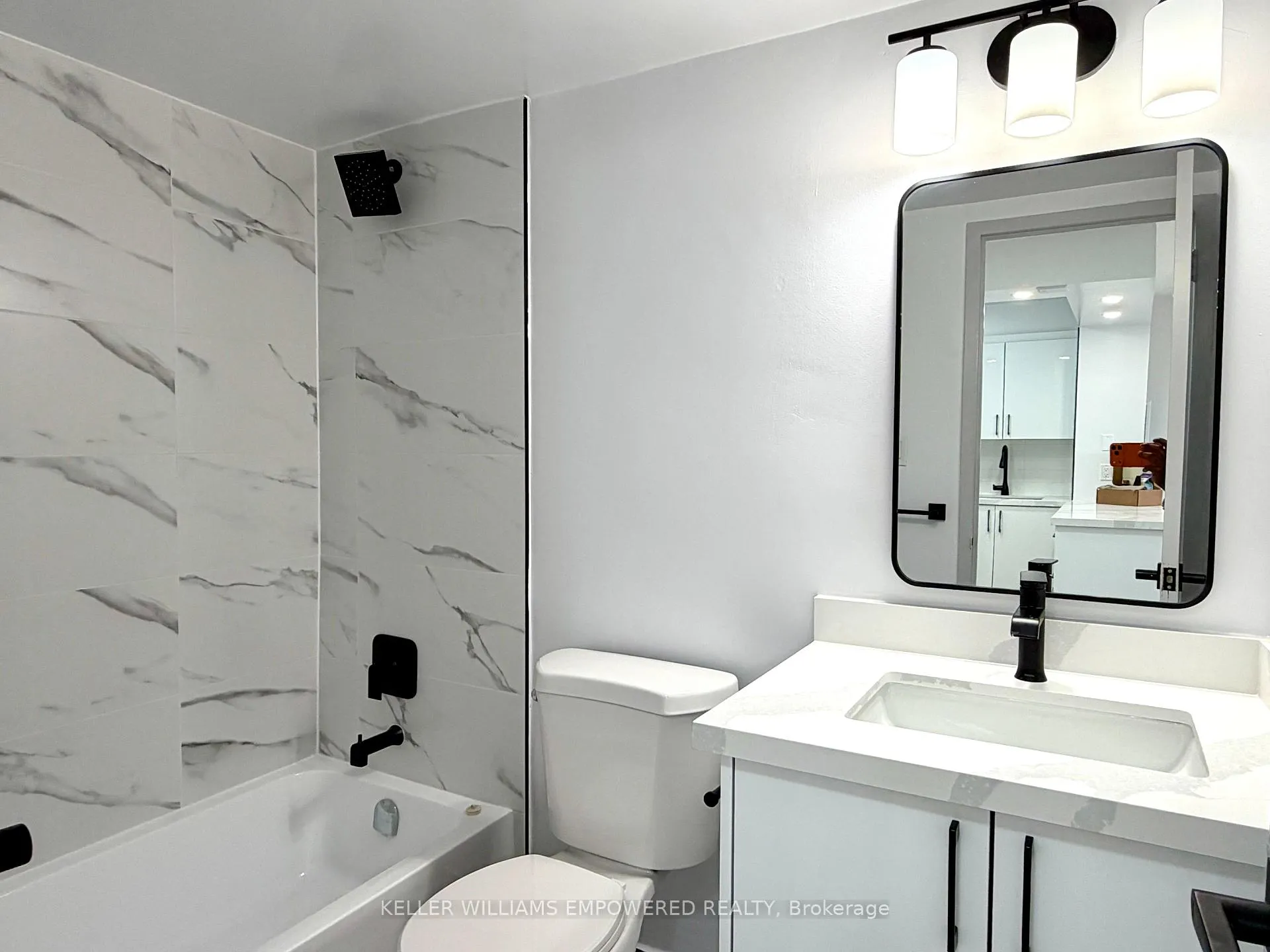 Photo 9 of Unit 710, 225 Davisville Avenue, Toronto, Mount Pleasant West — HOMEH
