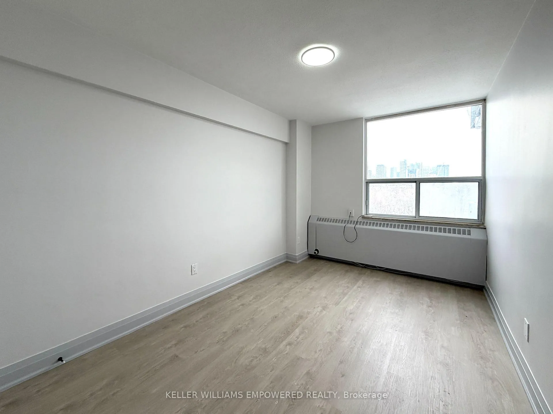 Photo 10 of Unit 710, 225 Davisville Avenue, Toronto, Mount Pleasant West — HOMEH