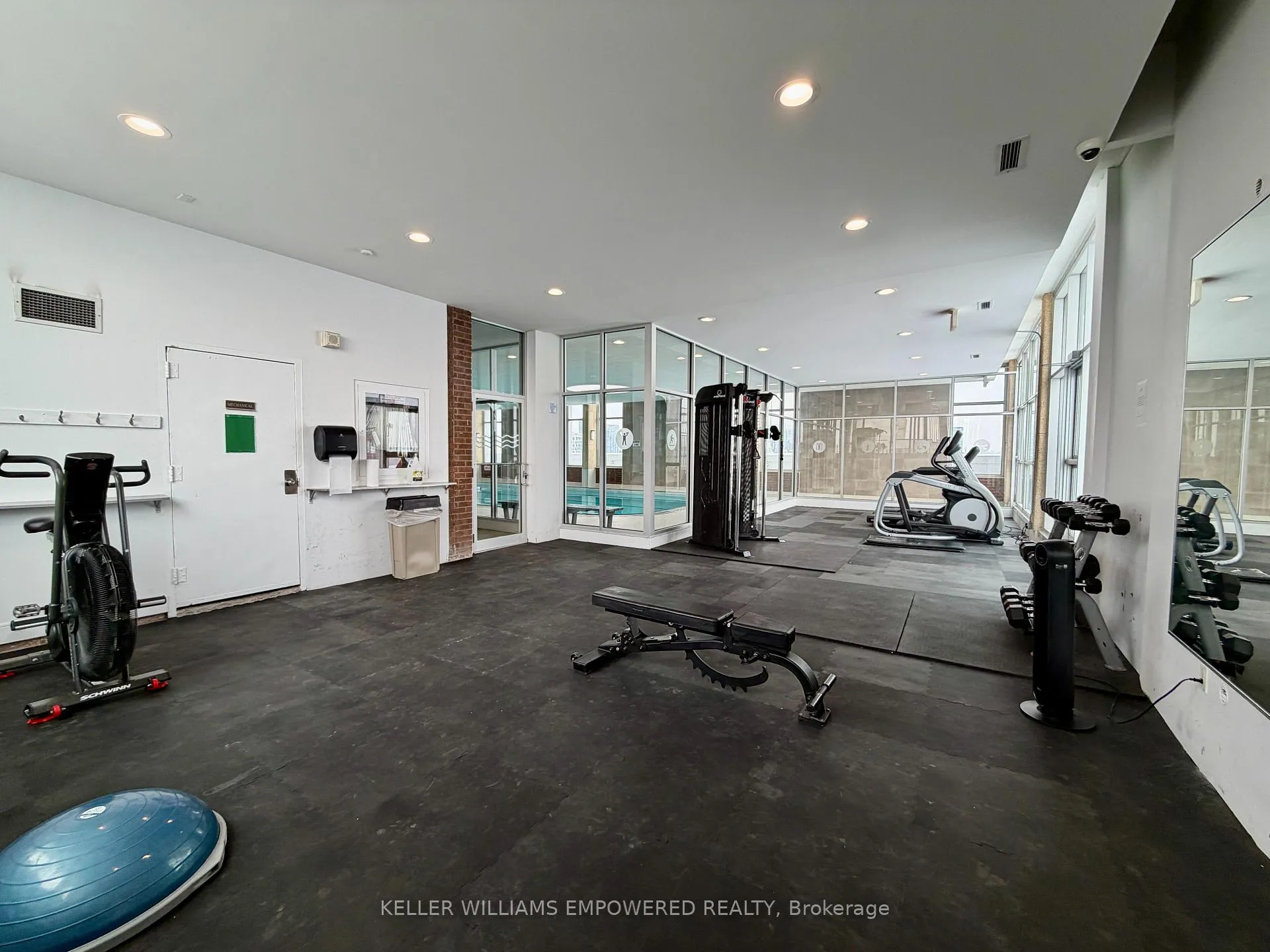 Photo 18 of Unit 710, 225 Davisville Avenue, Toronto, Mount Pleasant West — HOMEH