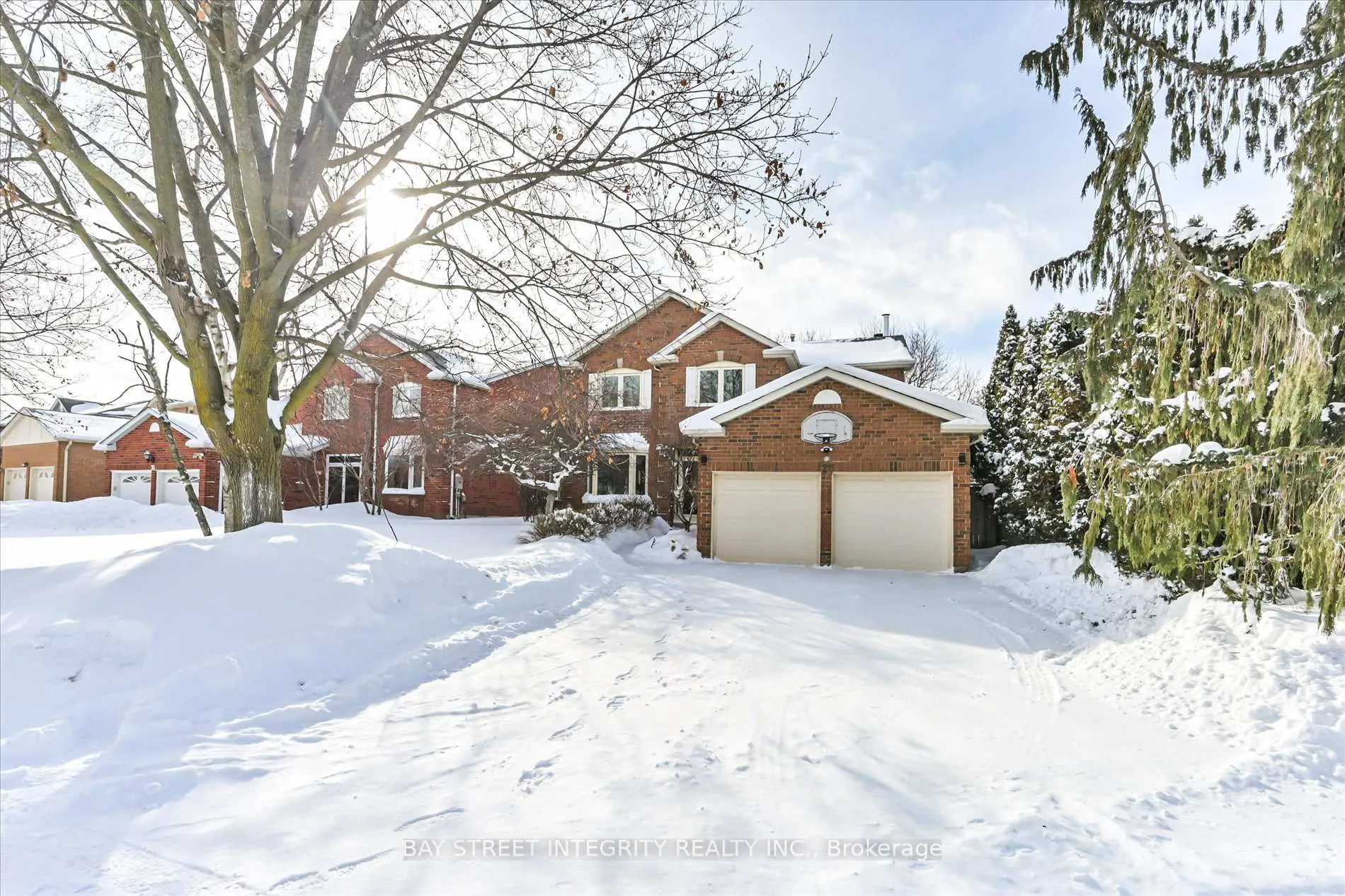 Photo 2 of 28 Carnforth Drive, Markham, Unionville — HOMEH