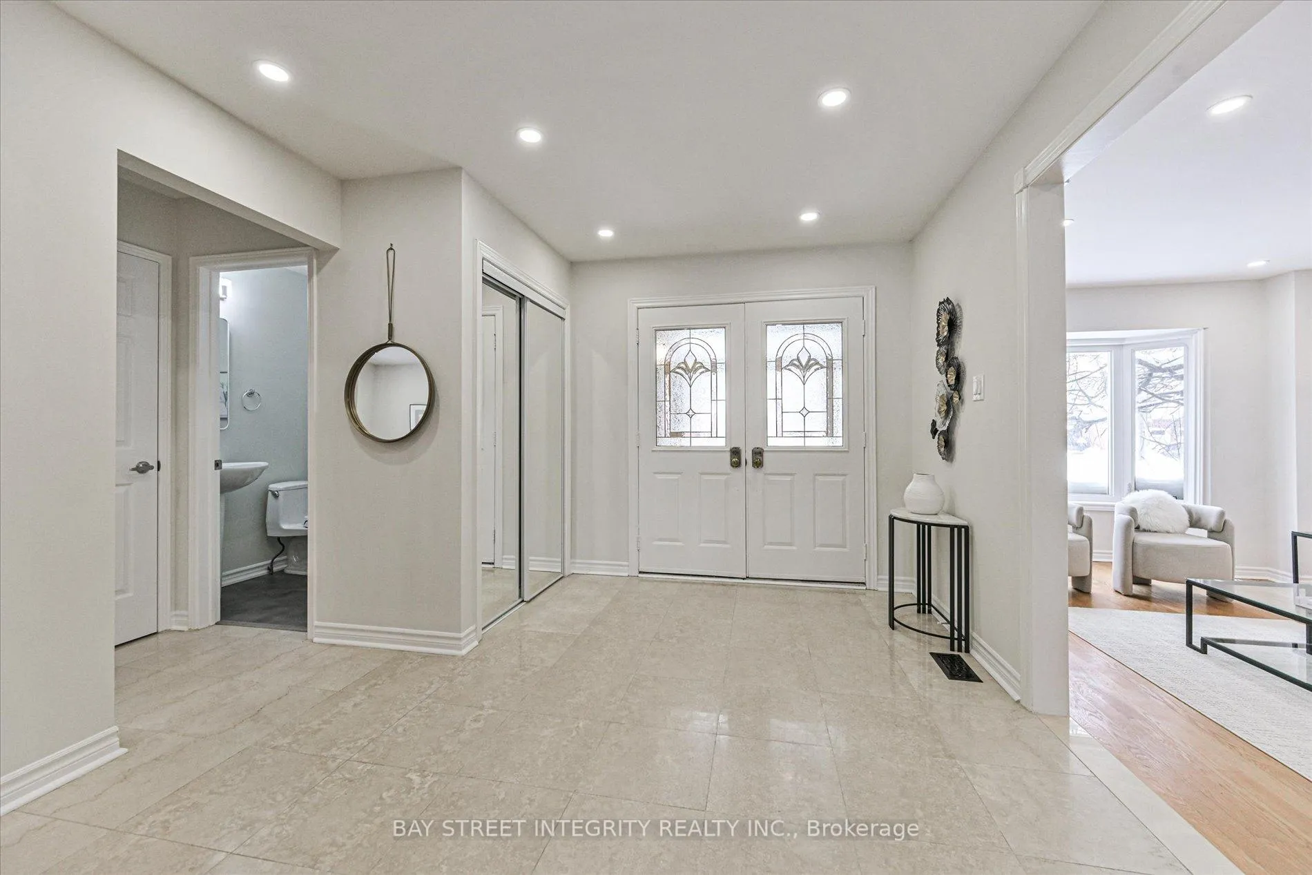 Photo 4 of 28 Carnforth Drive, Markham, Unionville — HOMEH
