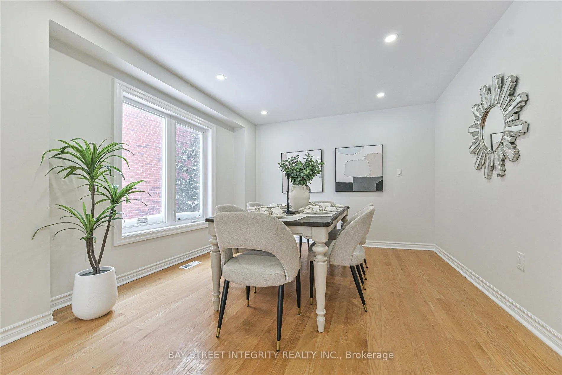 Photo 8 of 28 Carnforth Drive, Markham, Unionville — HOMEH