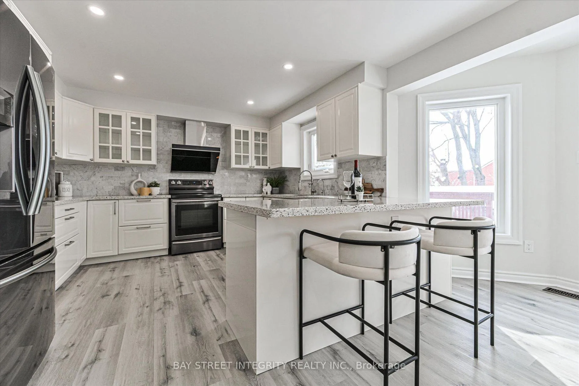 Photo 12 of 28 Carnforth Drive, Markham, Unionville — HOMEH