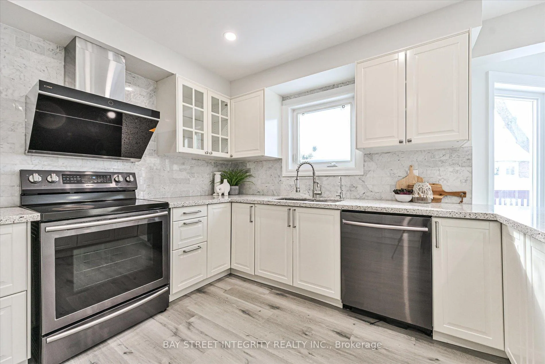 Photo 15 of 28 Carnforth Drive, Markham, Unionville — HOMEH