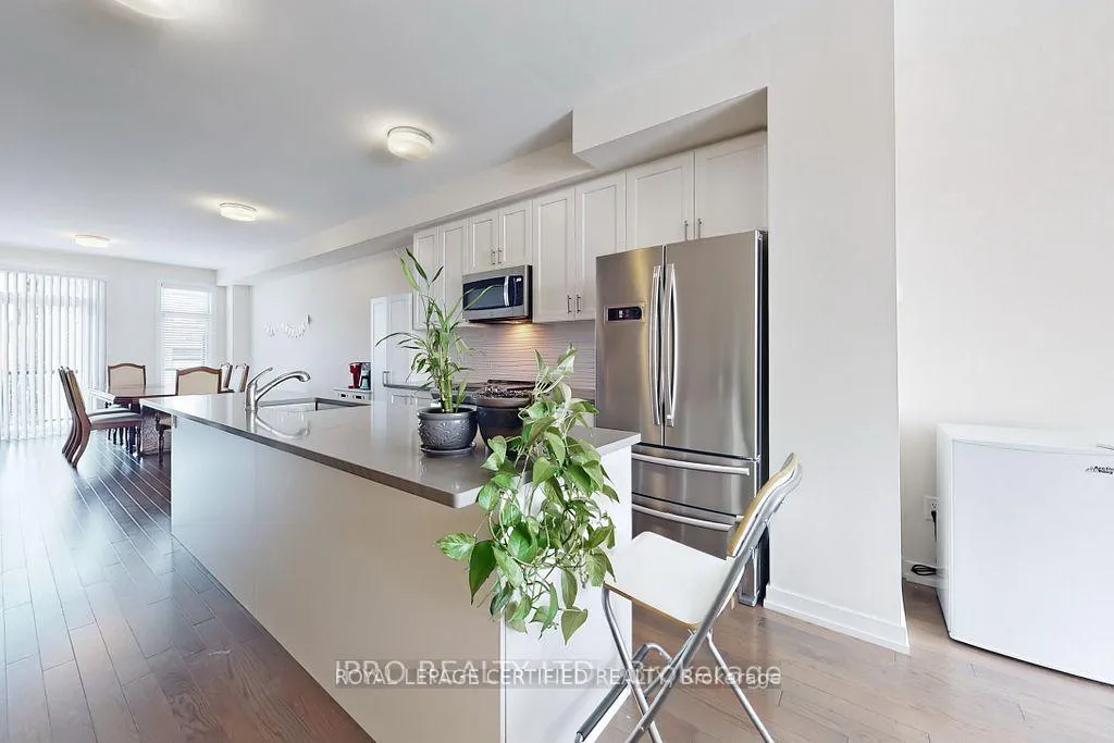 Photo 9 of 2614 Castlegate Crossing, Pickering, Duffin Heights — HOMEH
