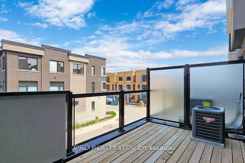 Photo 34 of 2614 Castlegate Crossing, Pickering, Duffin Heights — HOMEH