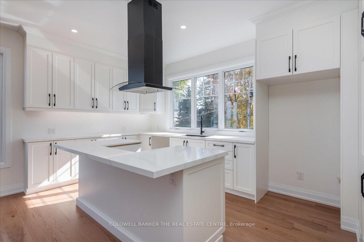 Photo 10 of 1114 Stoney Point Road, Innisfil, Lefroy — HOMEH