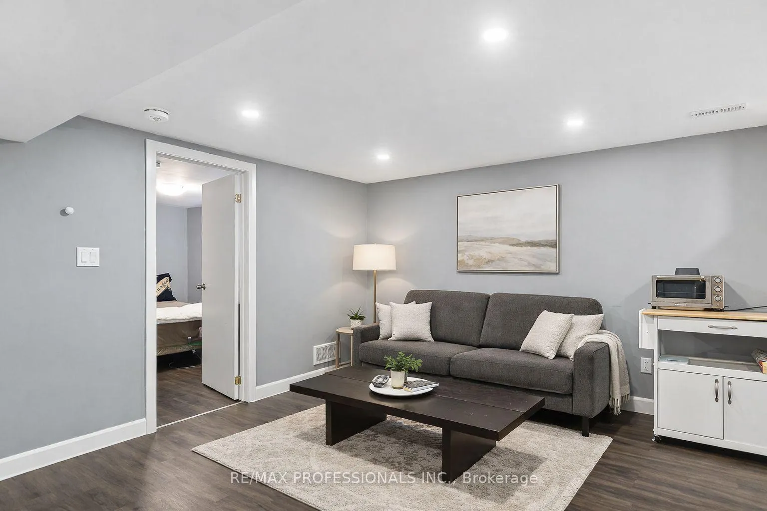 Photo 4 of Unit Lower, 49 Barwood Crescent, Kitchener, Laurentian Hills — HOMEH