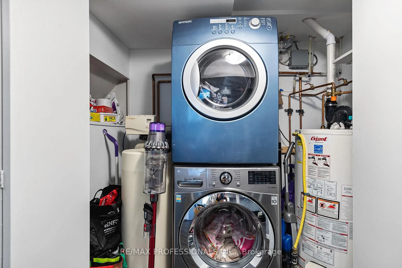 Photo 7 of Unit Lower, 49 Barwood Crescent, Kitchener, Laurentian Hills — HOMEH