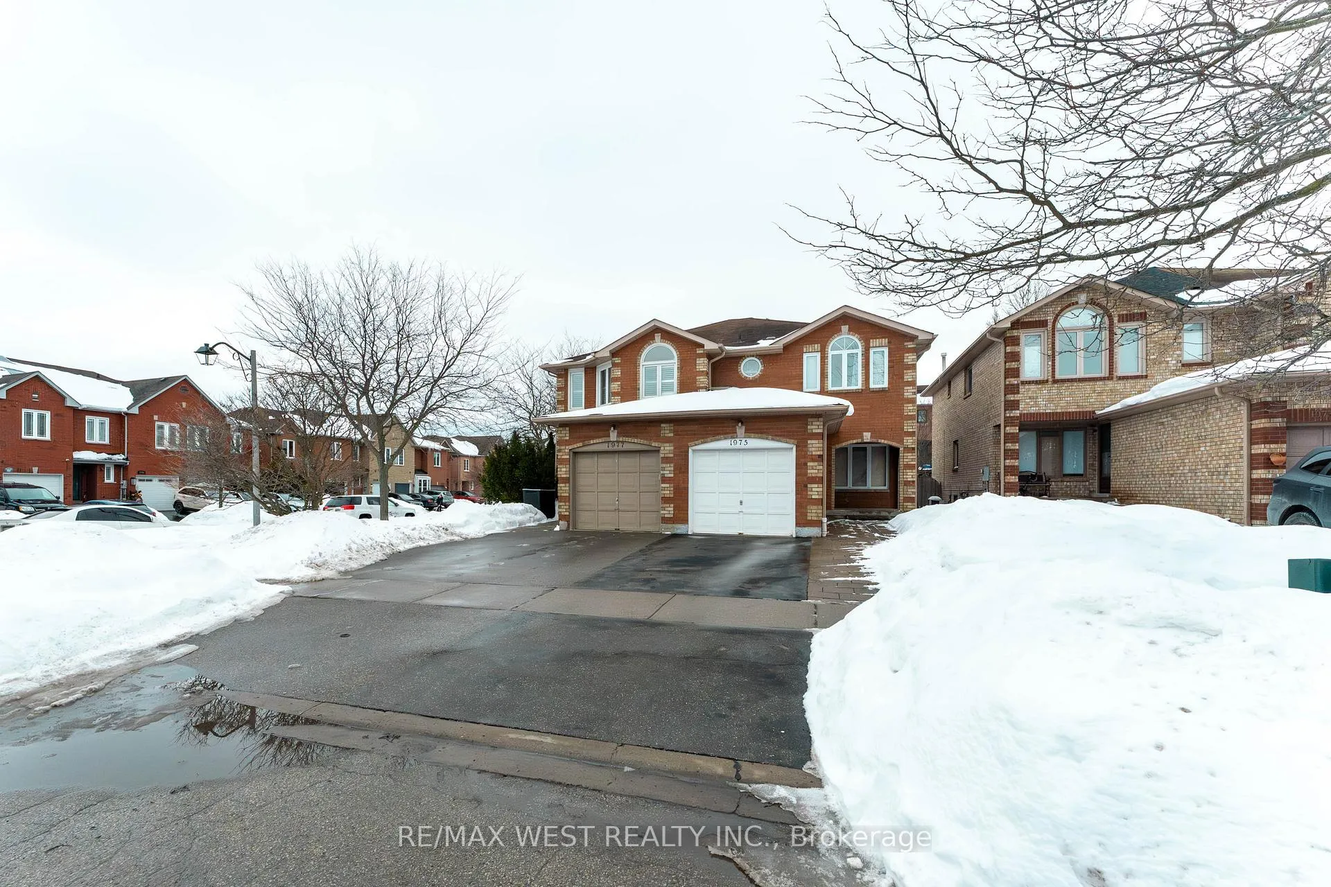 Photo 1 of 1977 Pine Grove Avenue, Pickering, Highbush — HOMEH