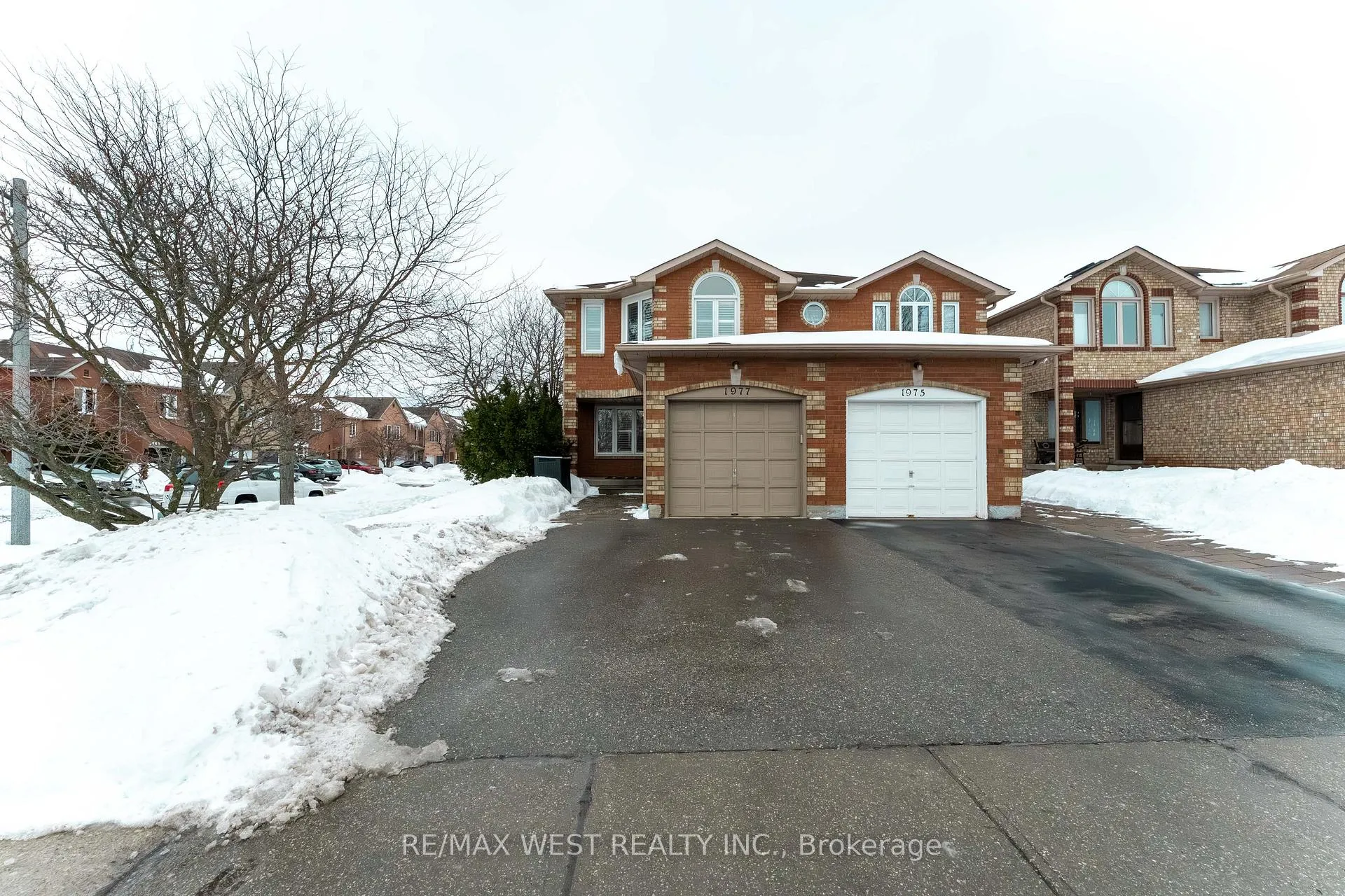 Photo 3 of 1977 Pine Grove Avenue, Pickering, Highbush — HOMEH