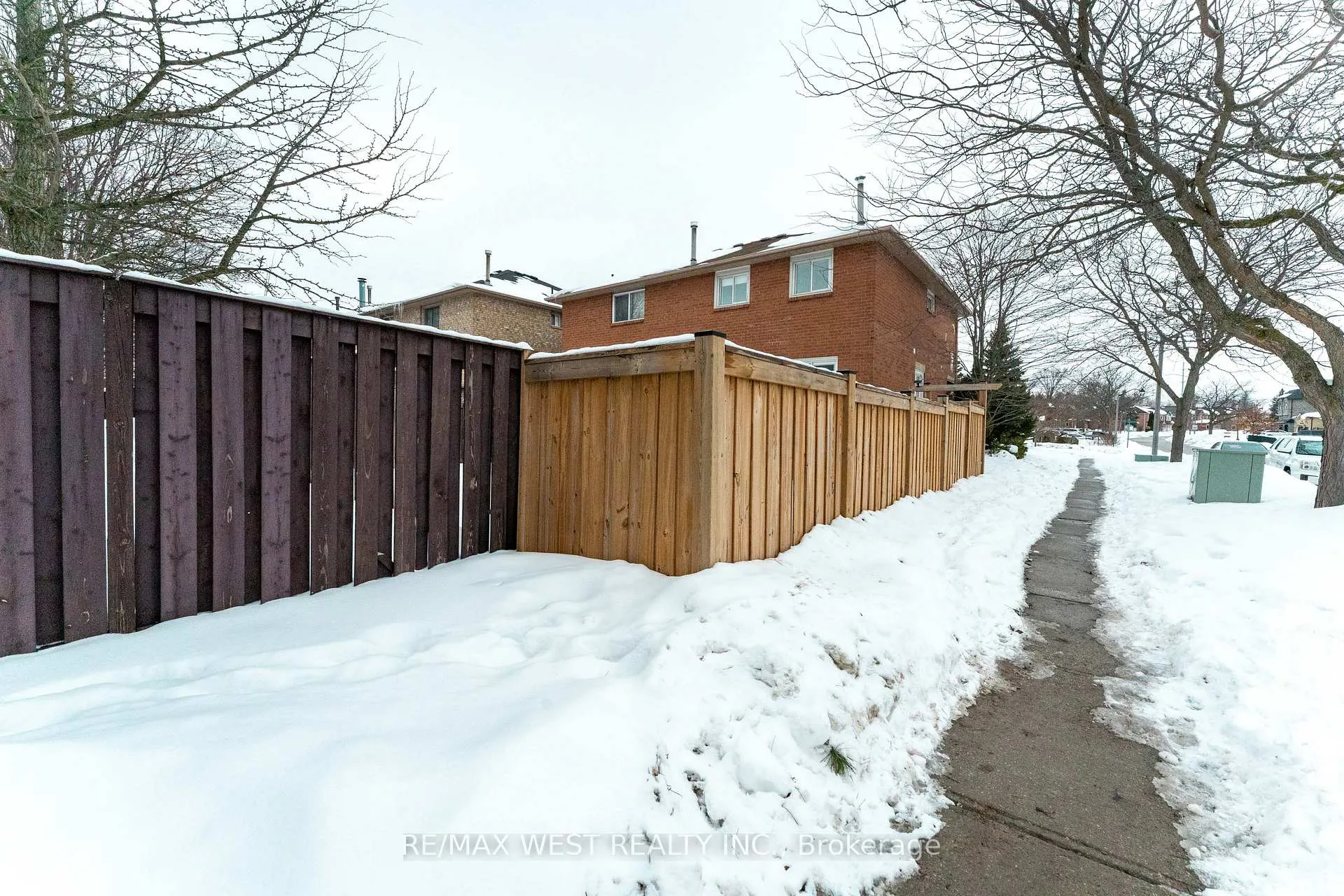 Photo 6 of 1977 Pine Grove Avenue, Pickering, Highbush — HOMEH