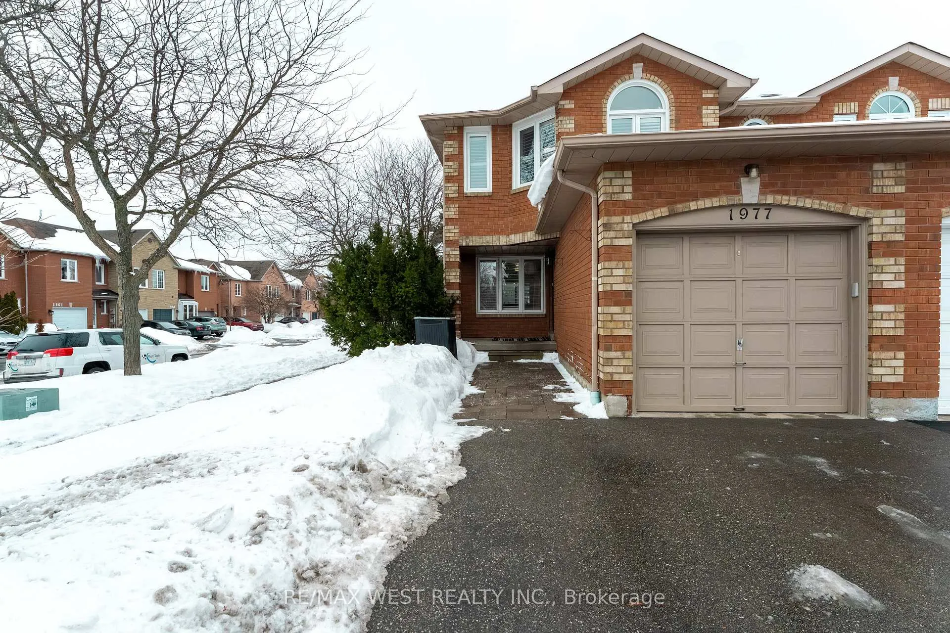 Photo 7 of 1977 Pine Grove Avenue, Pickering, Highbush — HOMEH