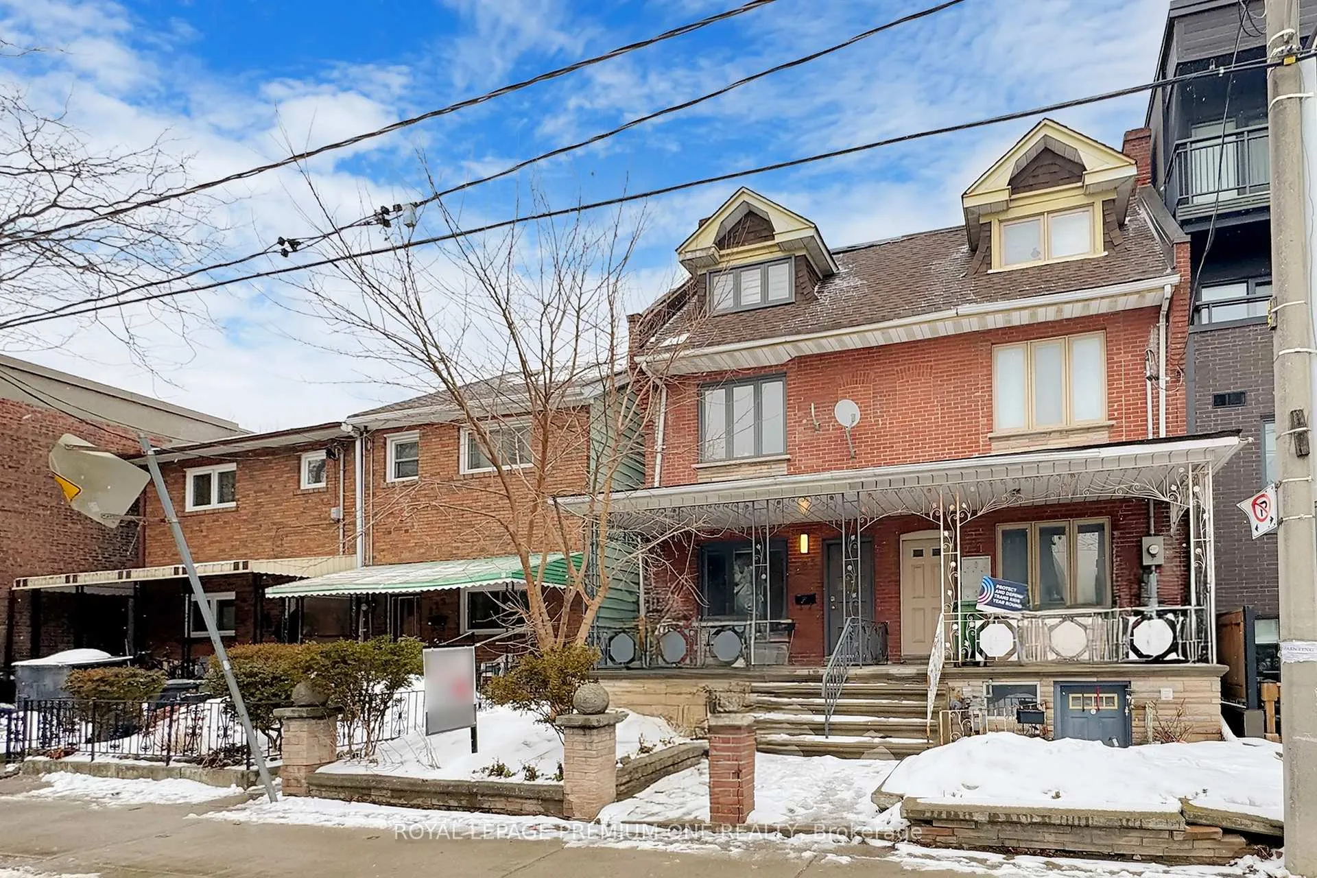 Photo 2 of 223 Manning Avenue, Toronto, Trinity-Bellwoods — HOMEH