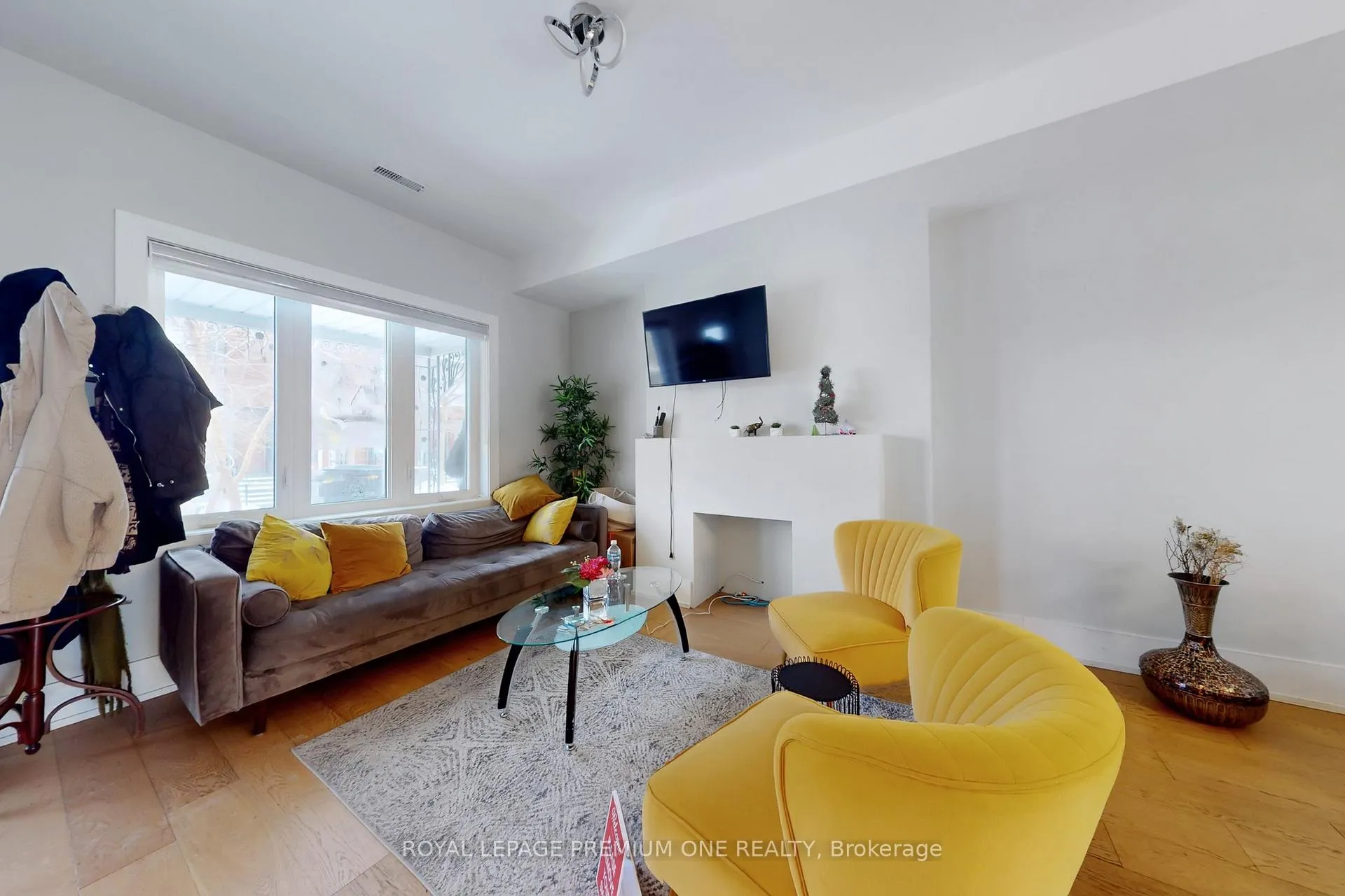 Photo 4 of 223 Manning Avenue, Toronto, Trinity-Bellwoods — HOMEH