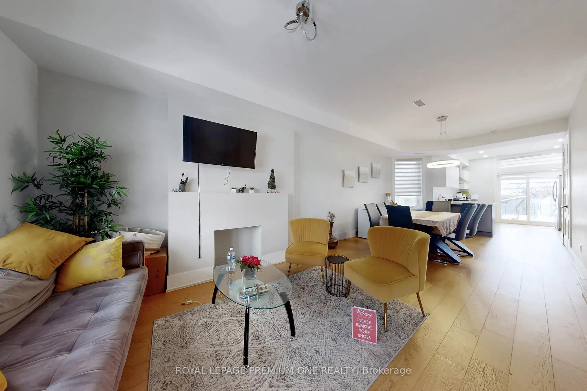 Photo 5 of 223 Manning Avenue, Toronto, Trinity-Bellwoods — HOMEH