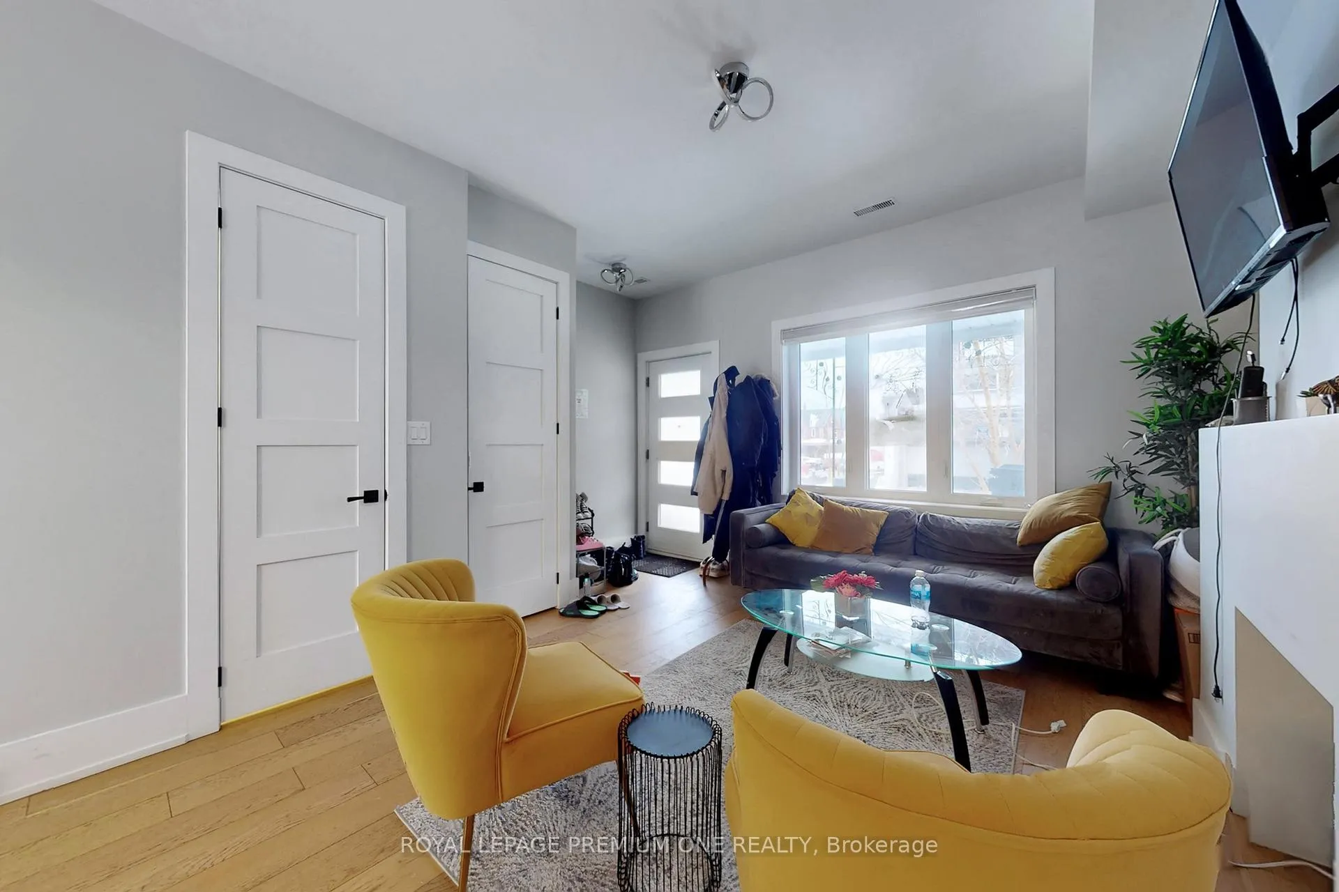 Photo 6 of 223 Manning Avenue, Toronto, Trinity-Bellwoods — HOMEH