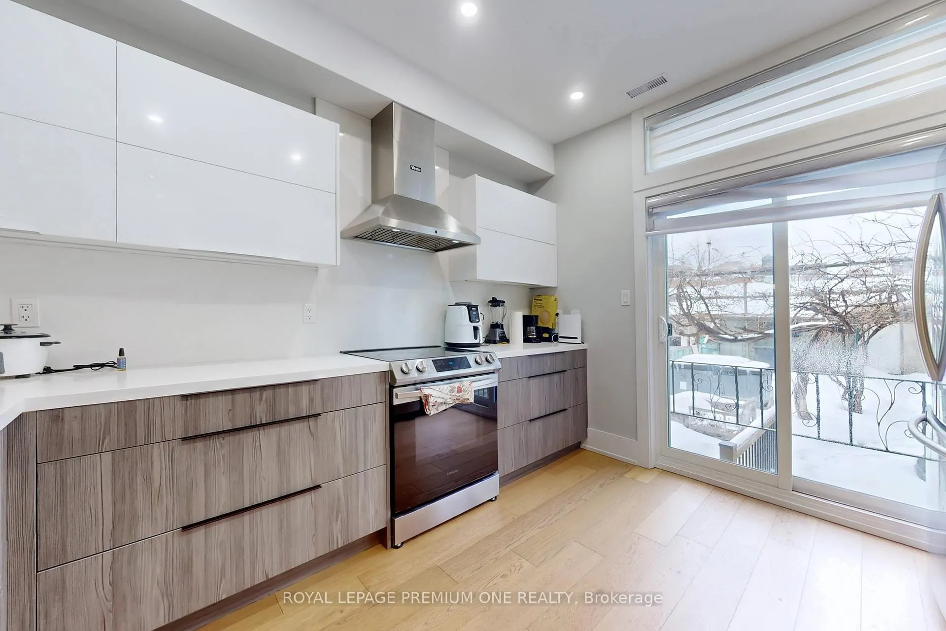 Photo 10 of 223 Manning Avenue, Toronto, Trinity-Bellwoods — HOMEH