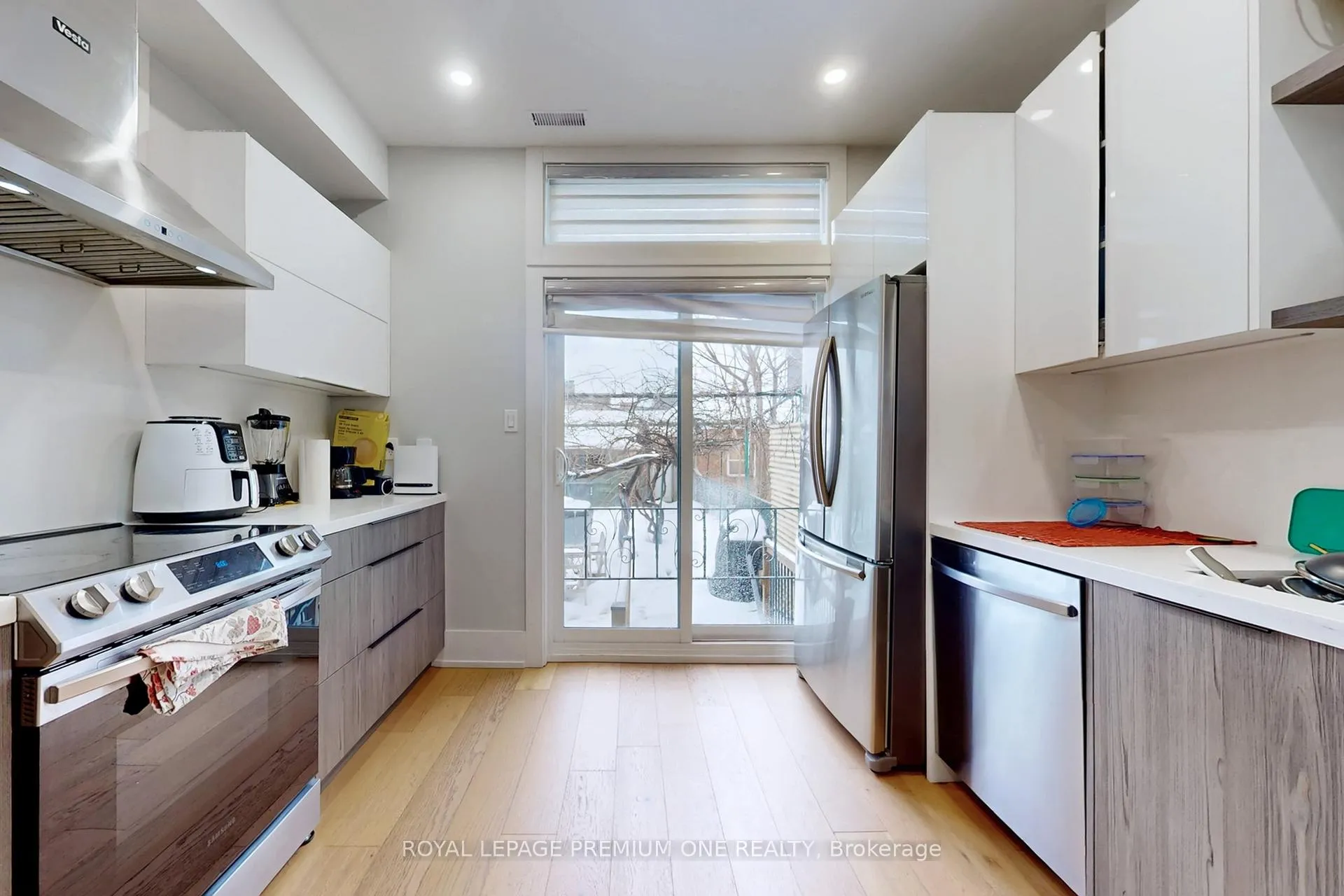 Photo 11 of 223 Manning Avenue, Toronto, Trinity-Bellwoods — HOMEH