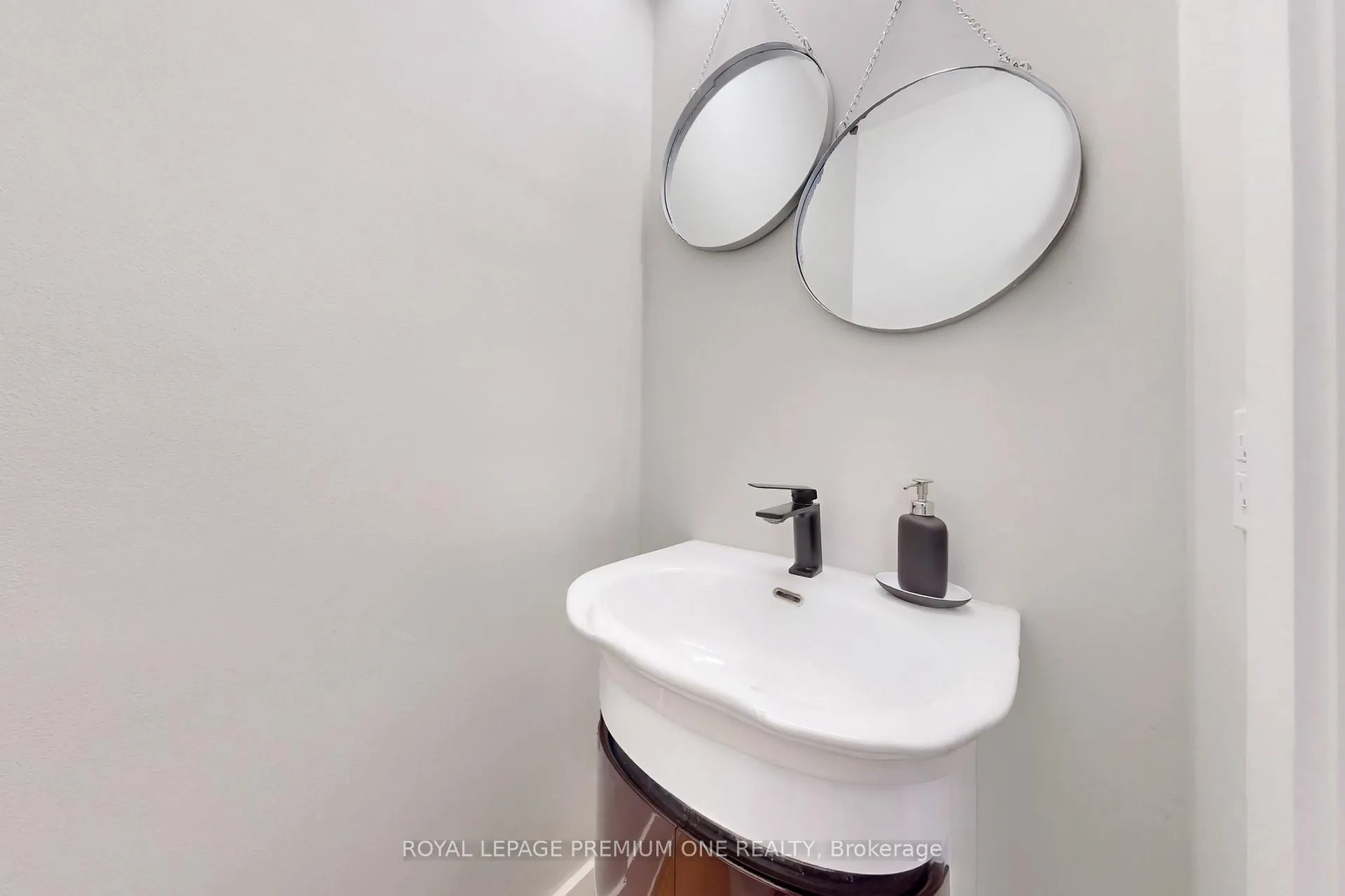 Photo 15 of 223 Manning Avenue, Toronto, Trinity-Bellwoods — HOMEH