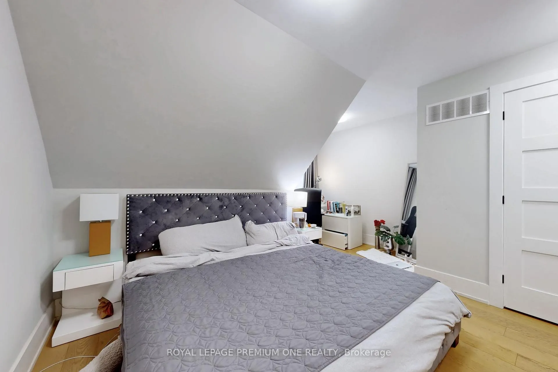 Photo 24 of 223 Manning Avenue, Toronto, Trinity-Bellwoods — HOMEH