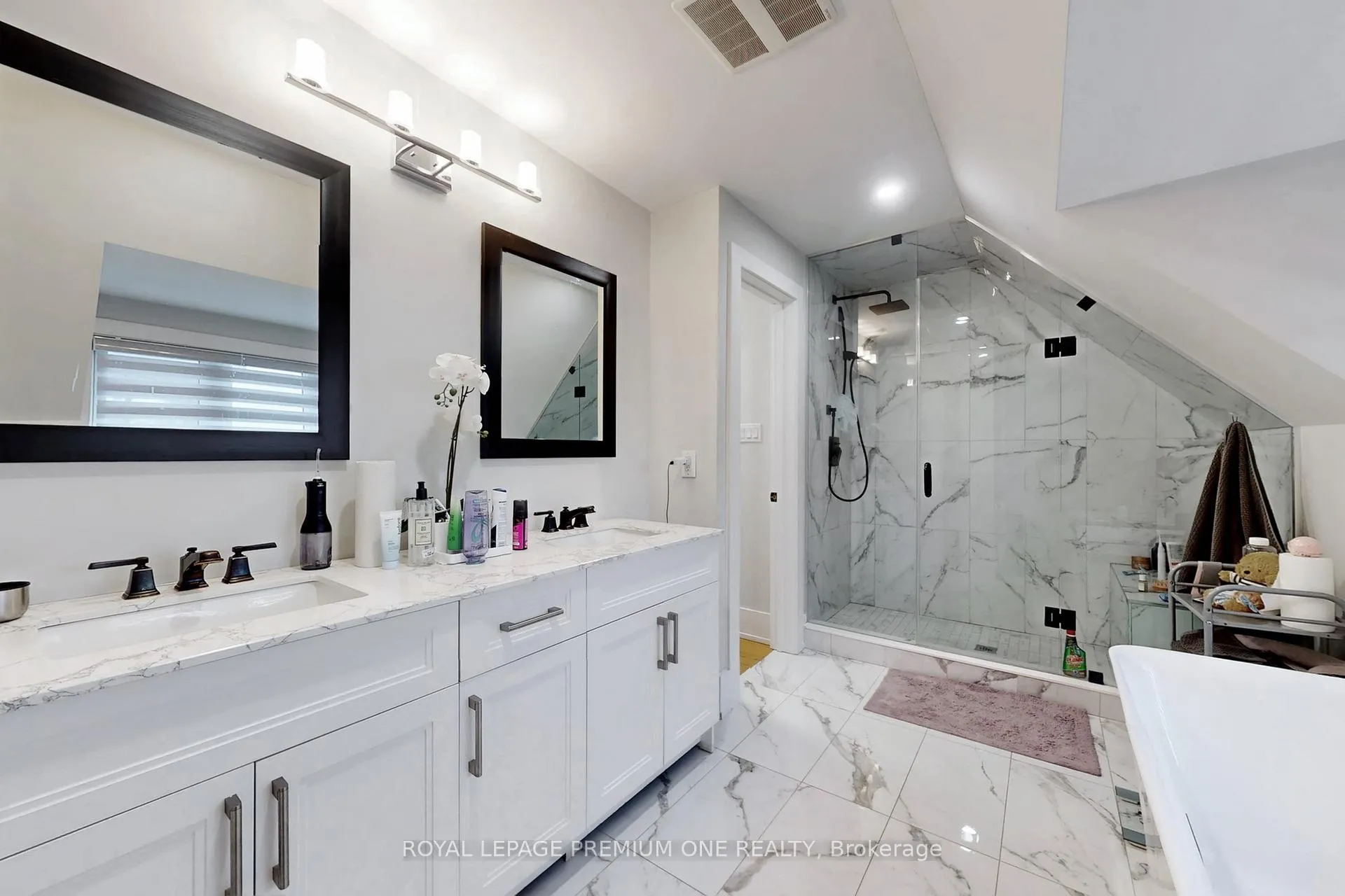 Photo 27 of 223 Manning Avenue, Toronto, Trinity-Bellwoods — HOMEH