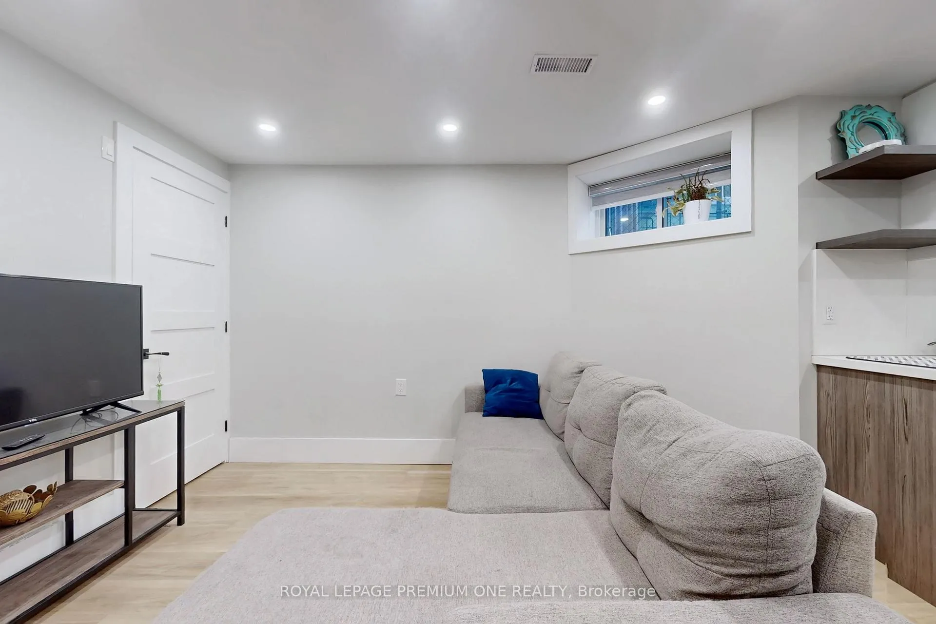Photo 32 of 223 Manning Avenue, Toronto, Trinity-Bellwoods — HOMEH