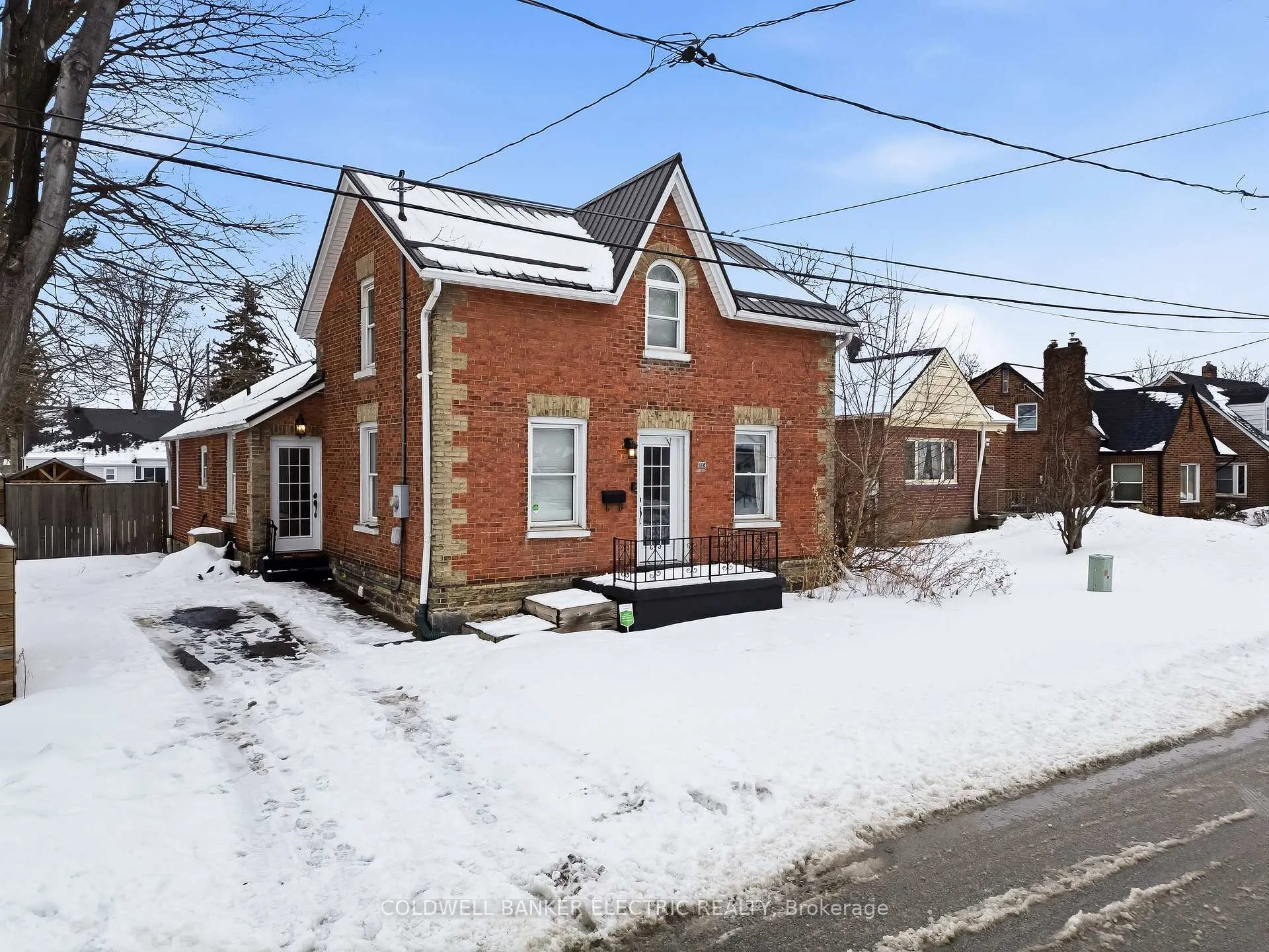 Photo 3 of 118 Cedar Street, Whitby, Downtown Whitby — HOMEH