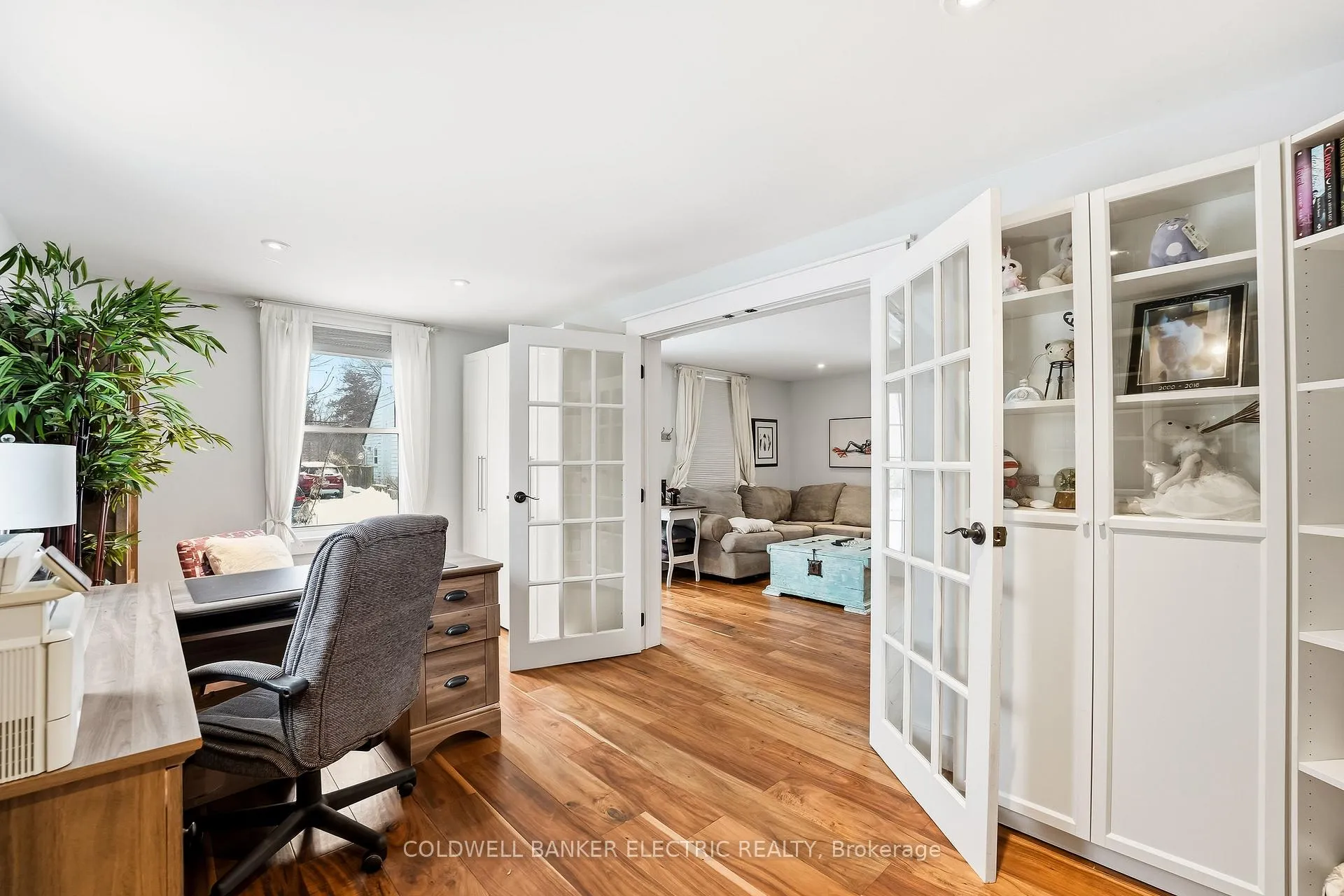 Photo 9 of 118 Cedar Street, Whitby, Downtown Whitby — HOMEH