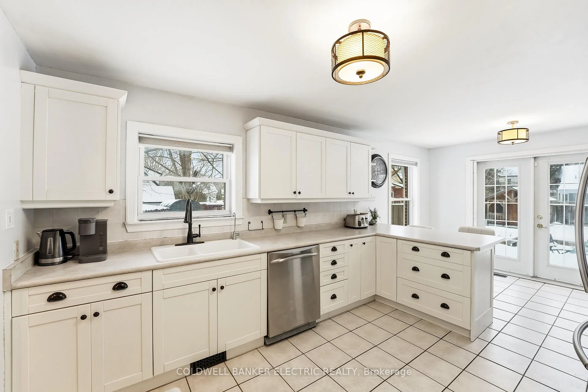 Photo 13 of 118 Cedar Street, Whitby, Downtown Whitby — HOMEH