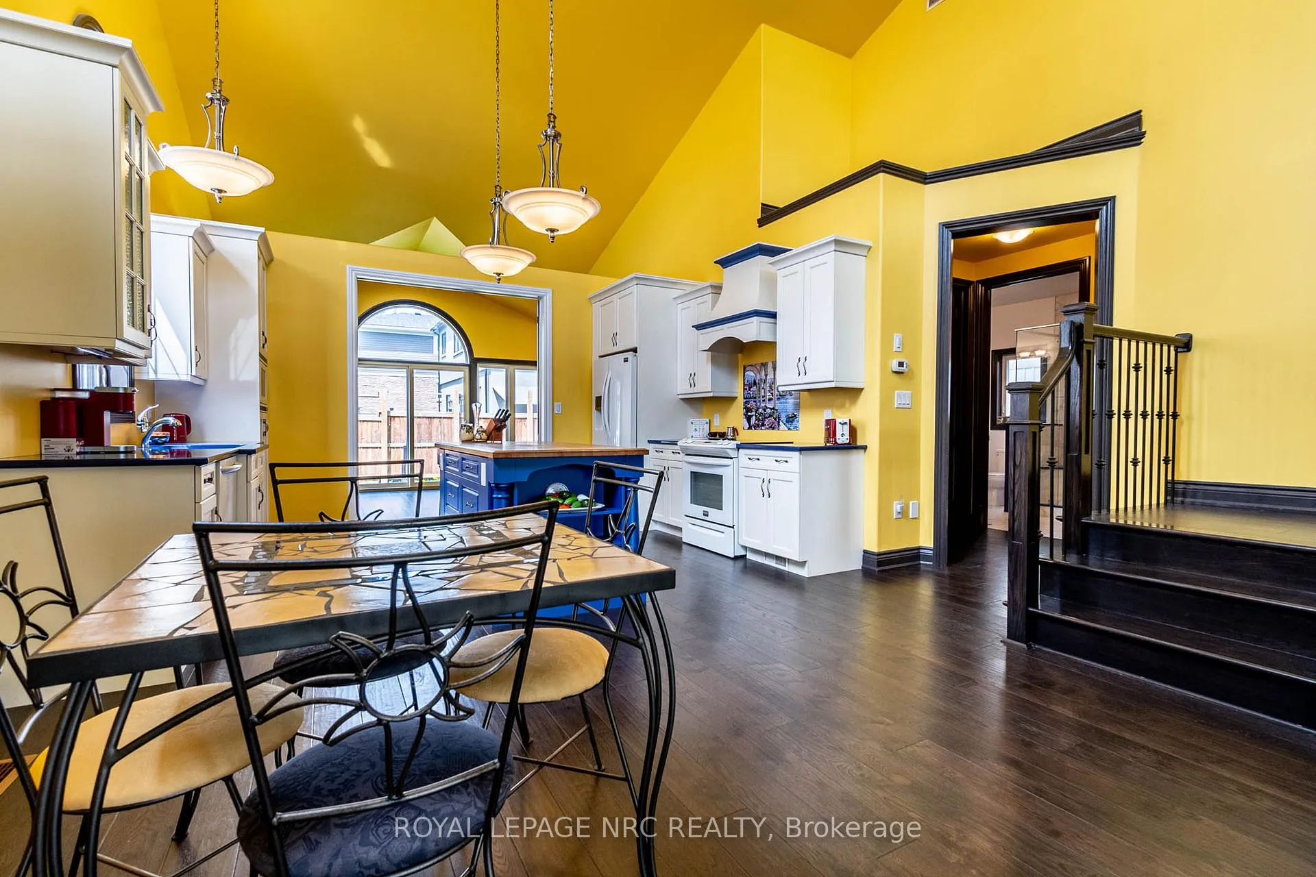 Photo 8 of 4807 Zimmerman Avenue, Niagara Falls, Downtown — HOMEH