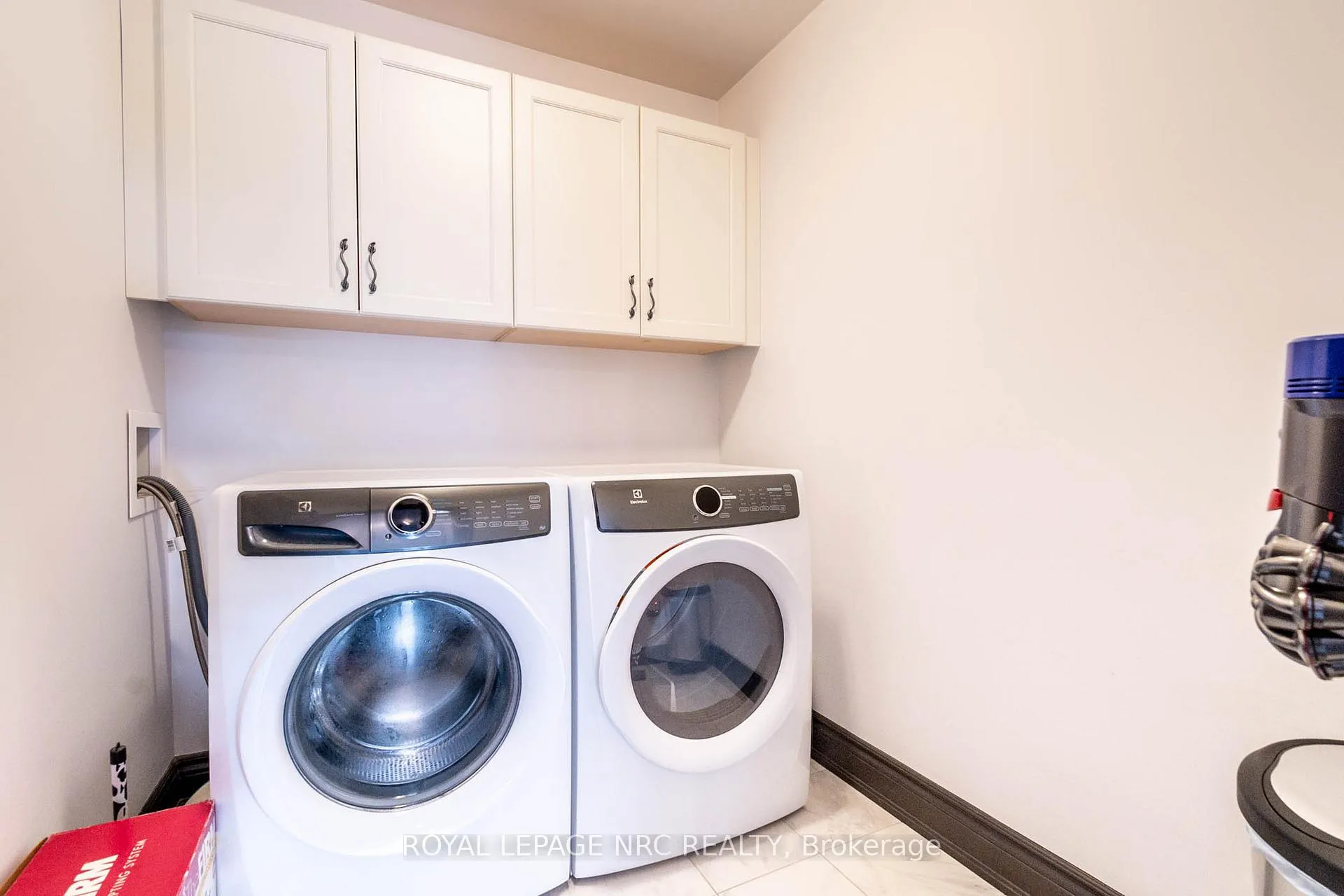 Photo 25 of 4807 Zimmerman Avenue, Niagara Falls, Downtown — HOMEH